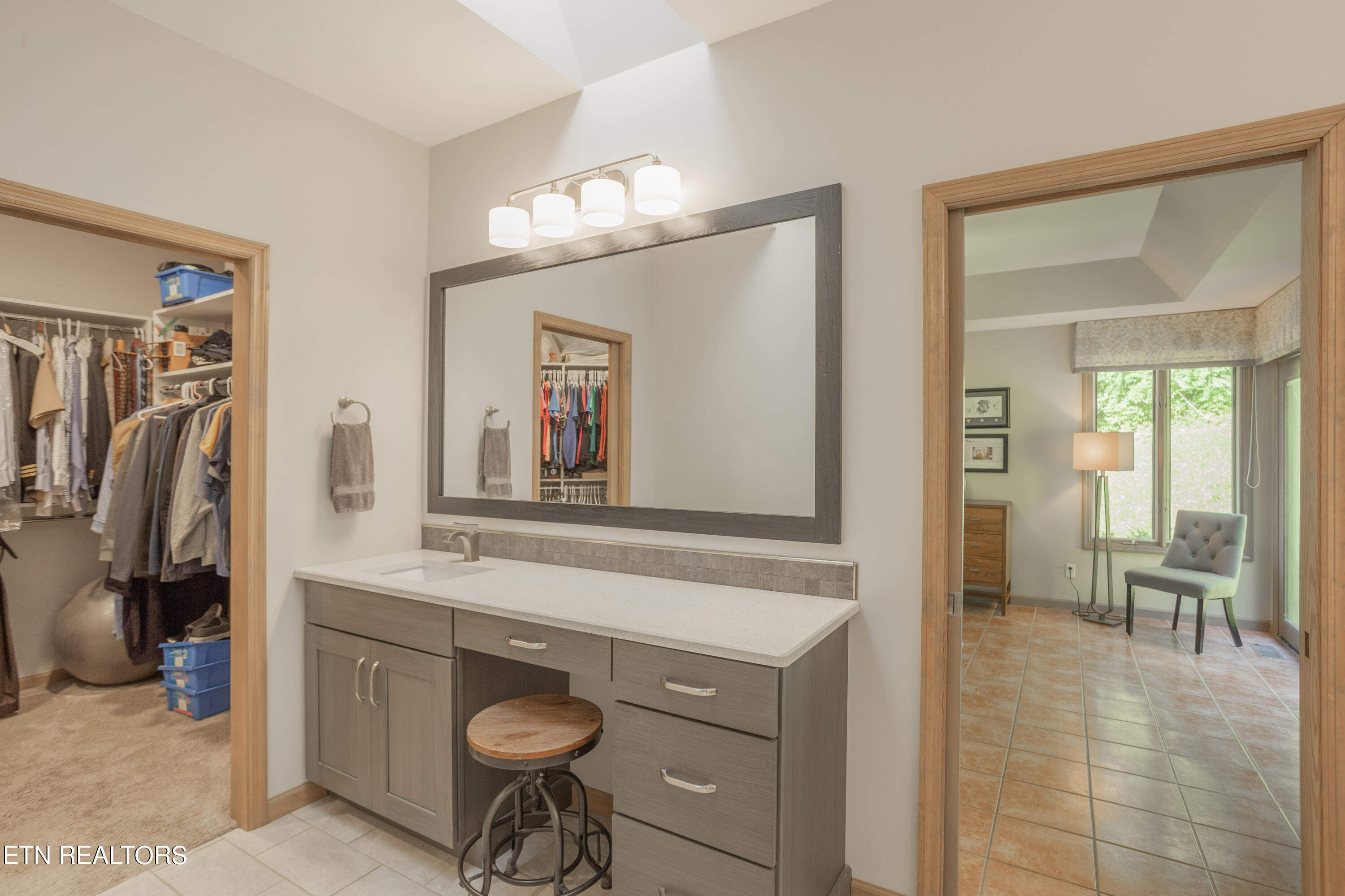 6520 Beaver Ridge Rd