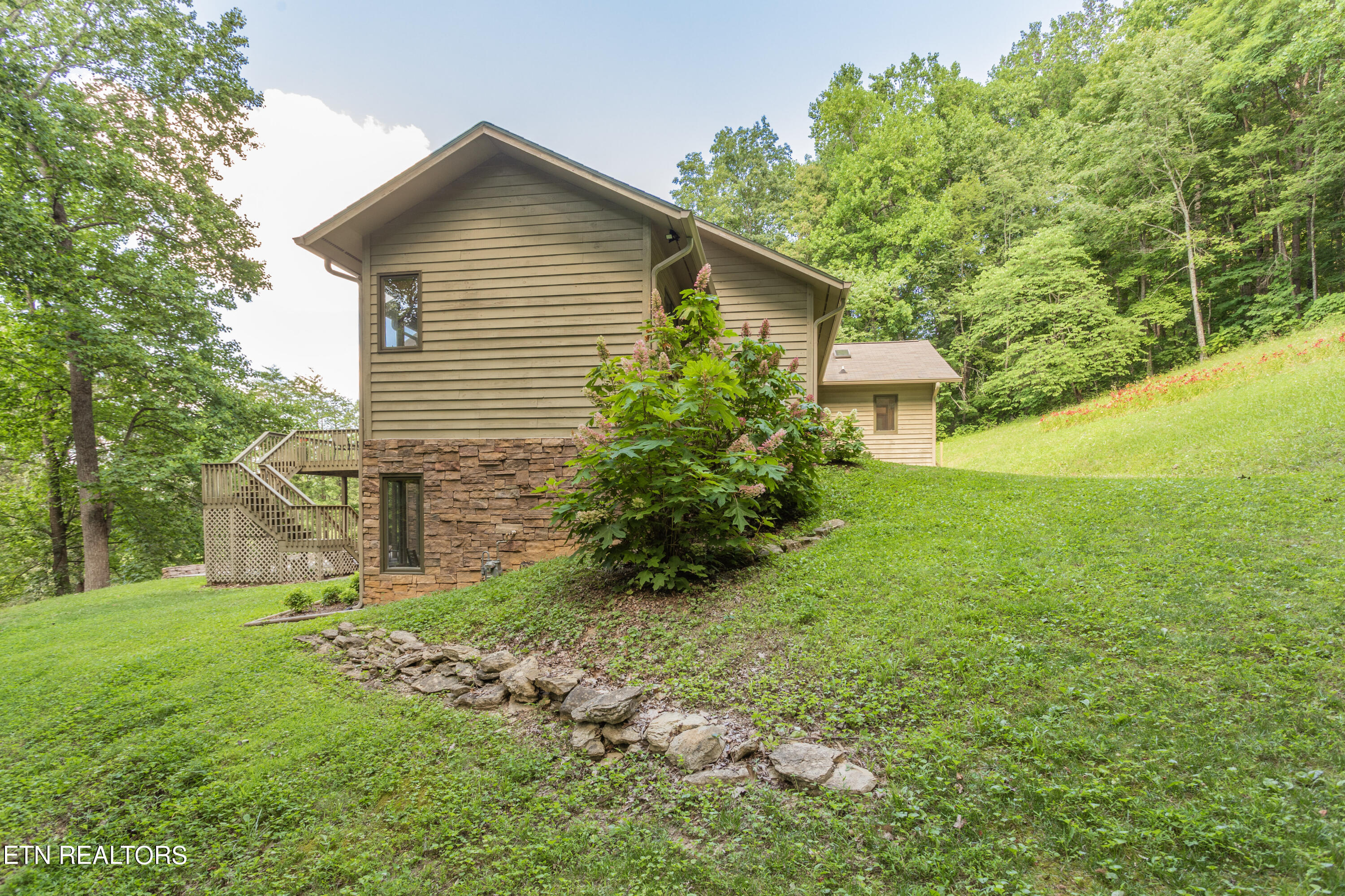 6520 Beaver Ridge Rd