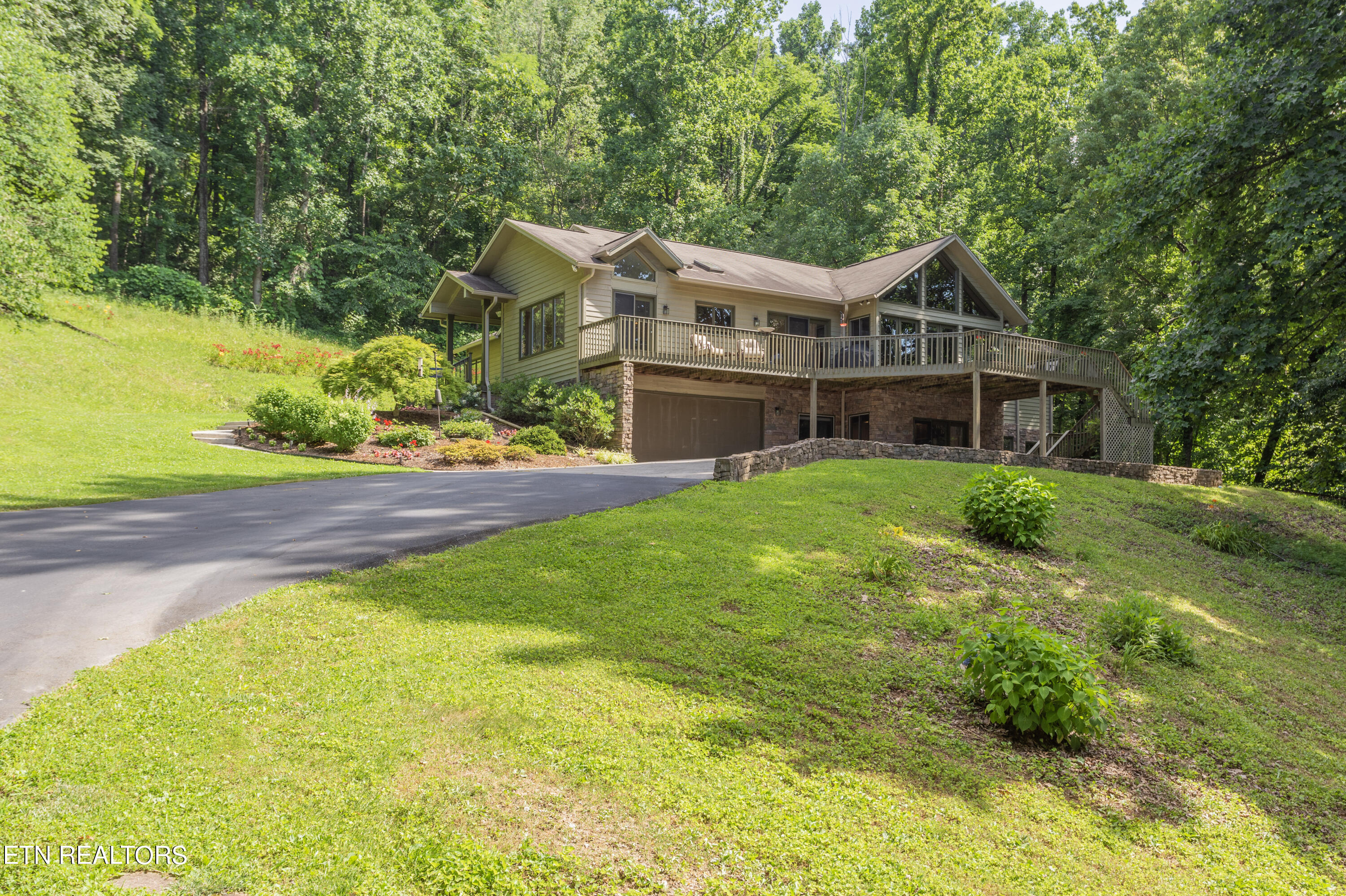 6520 Beaver Ridge Rd