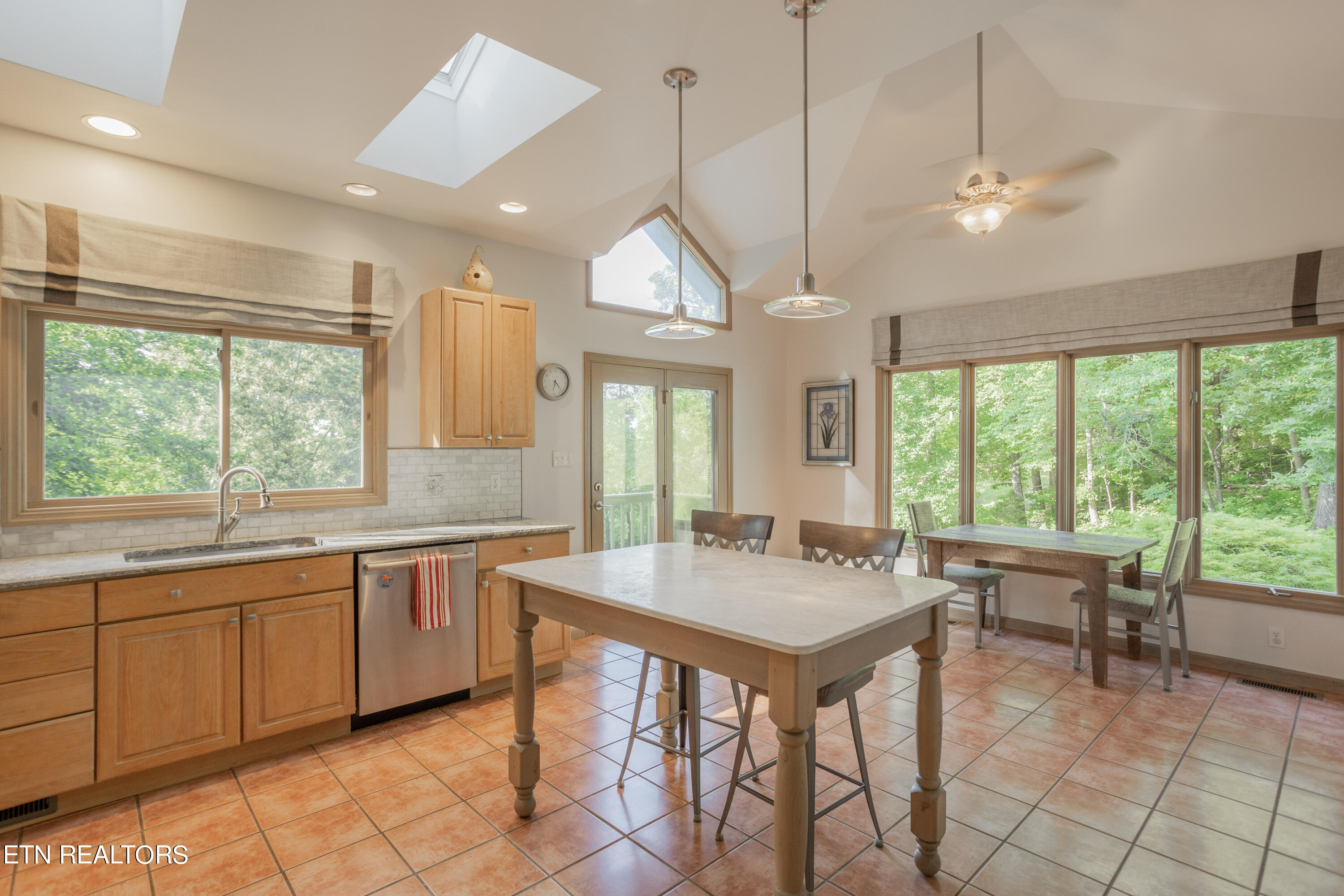 6520 Beaver Ridge Rd