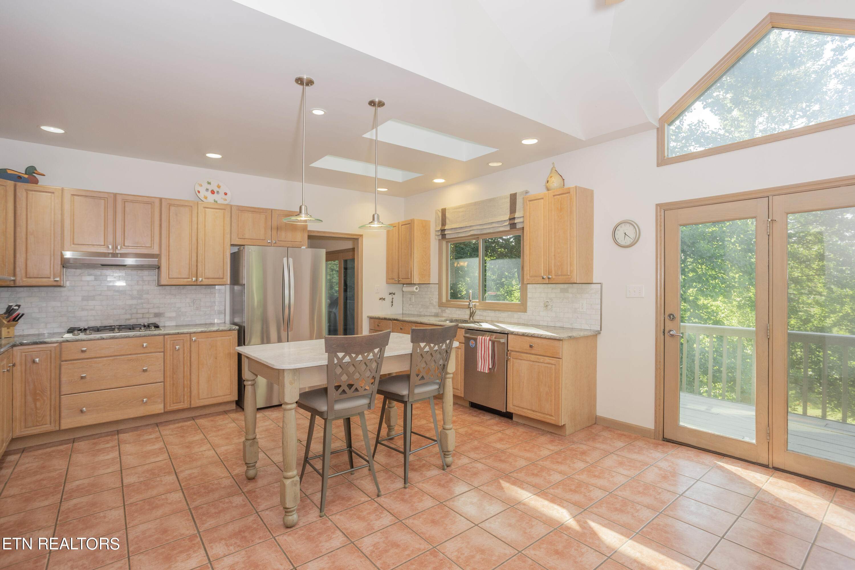 6520 Beaver Ridge Rd