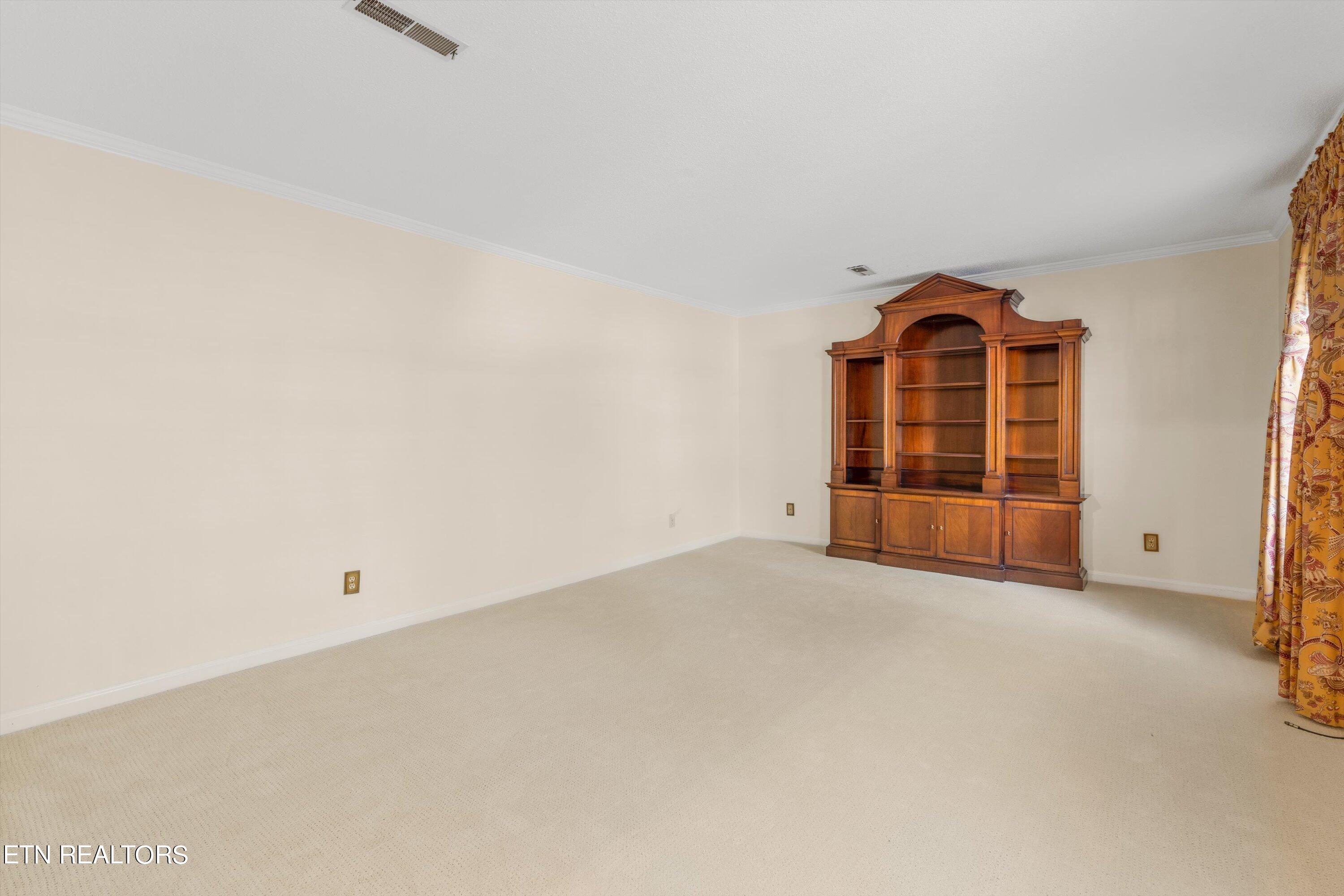 10709 Farragut Hills Blvd