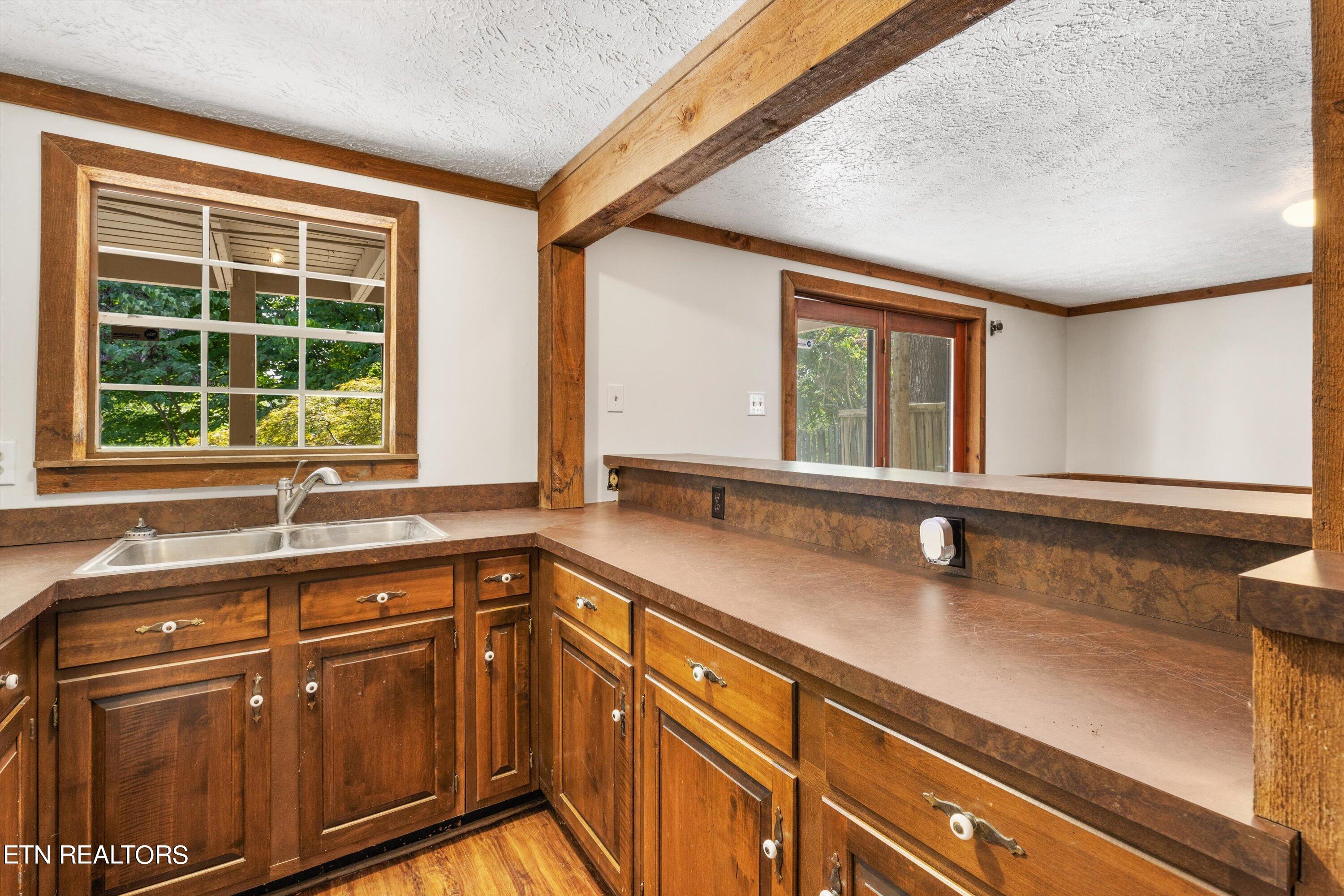 10709 Farragut Hills Blvd