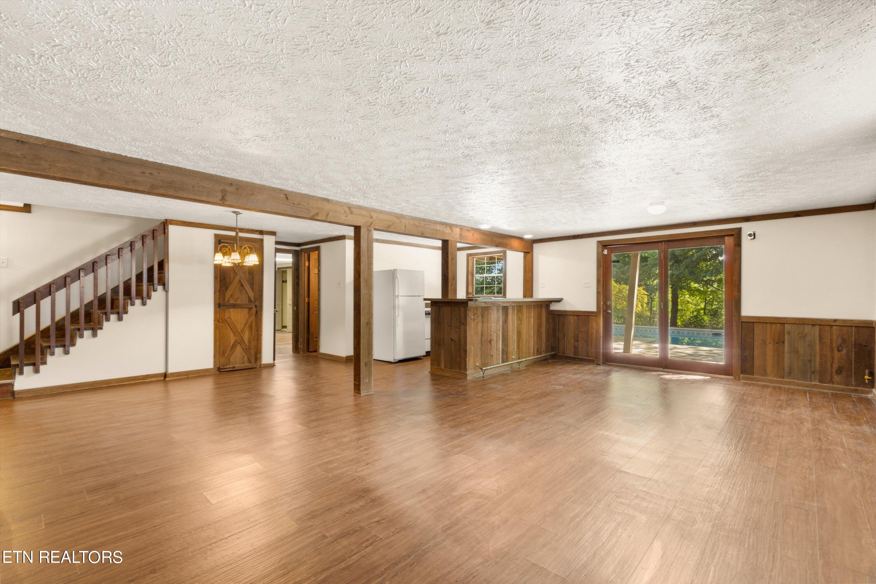 10709 Farragut Hills Blvd