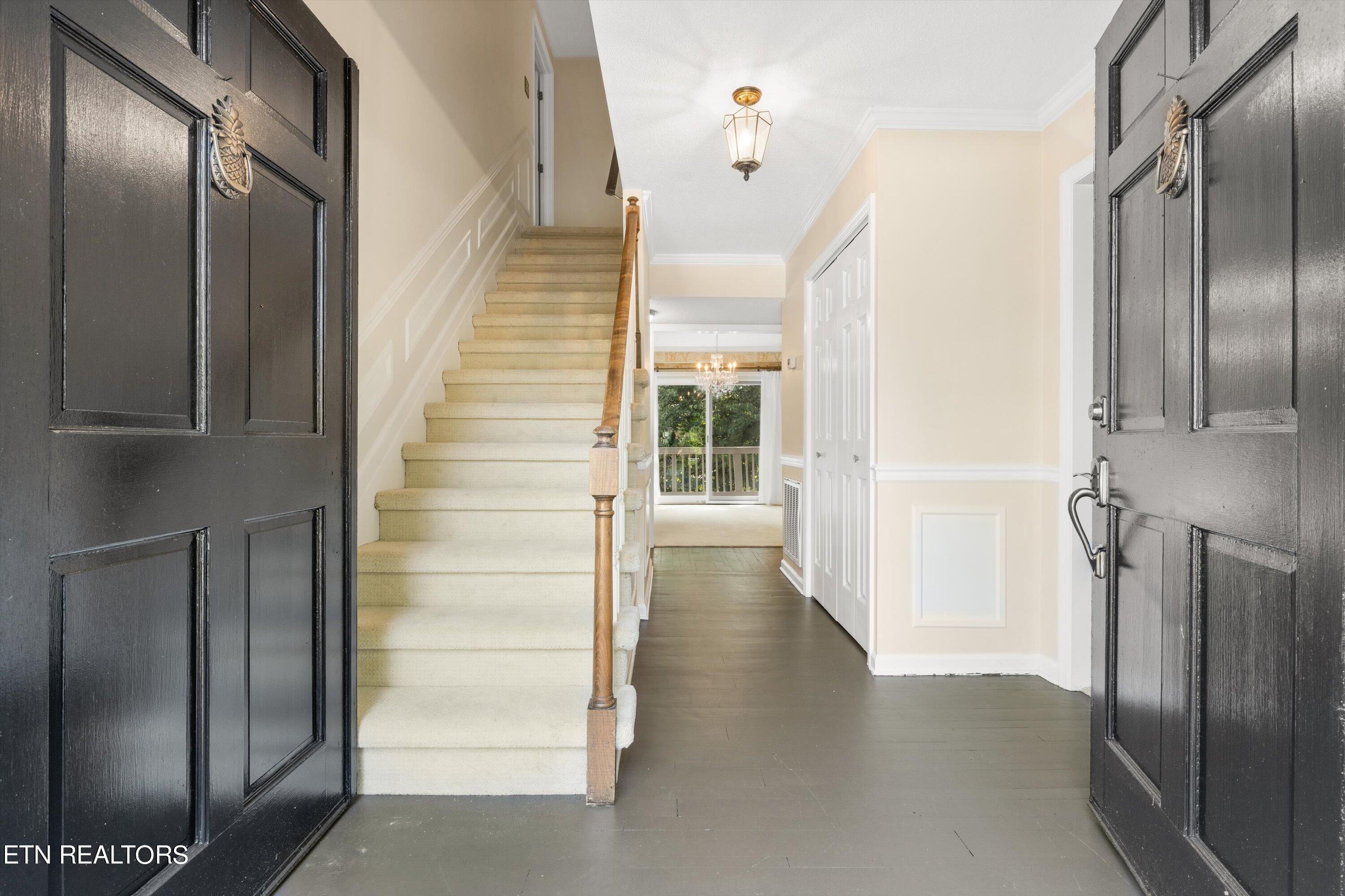 10709 Farragut Hills Blvd