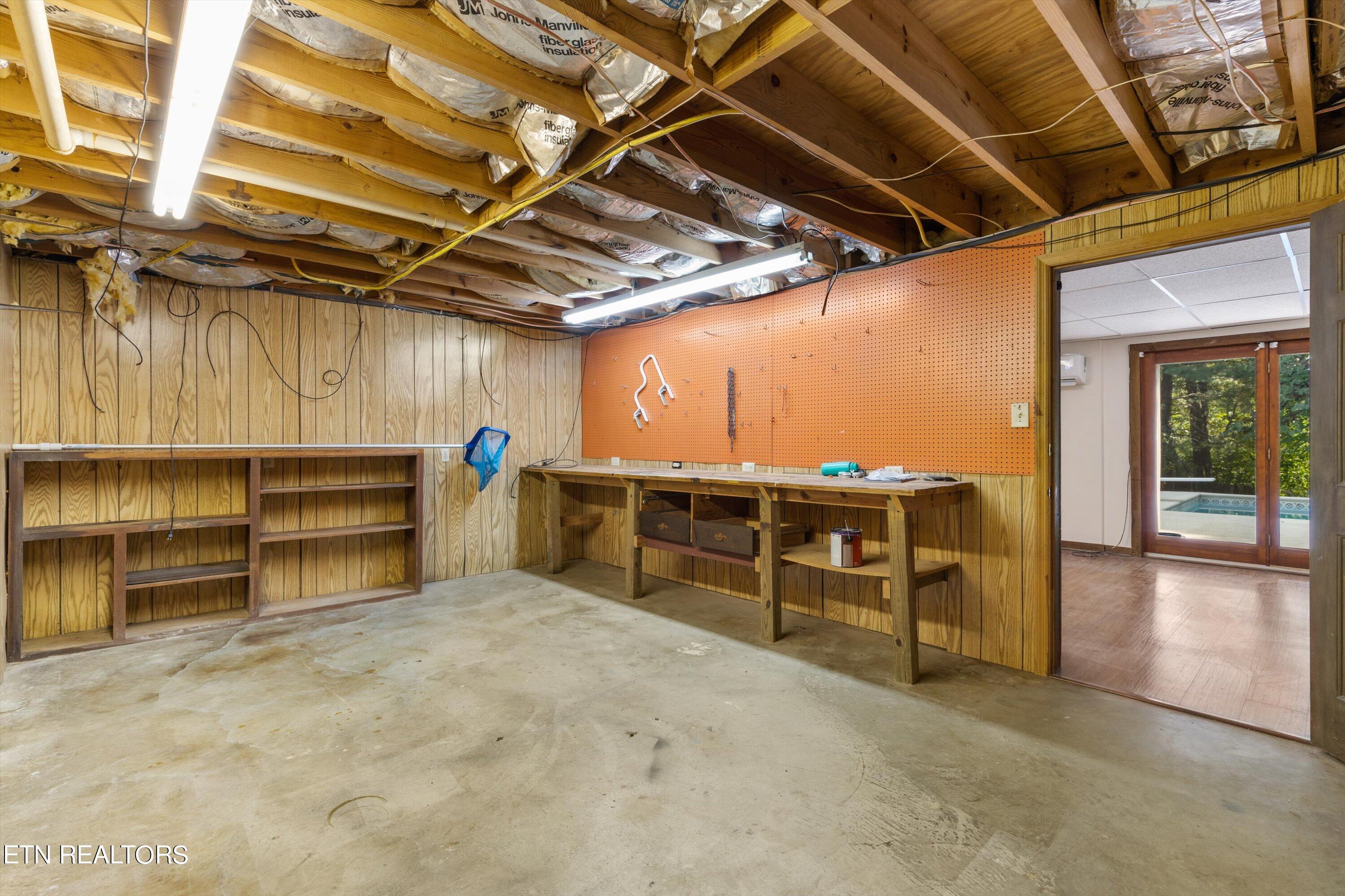 10709 Farragut Hills Blvd