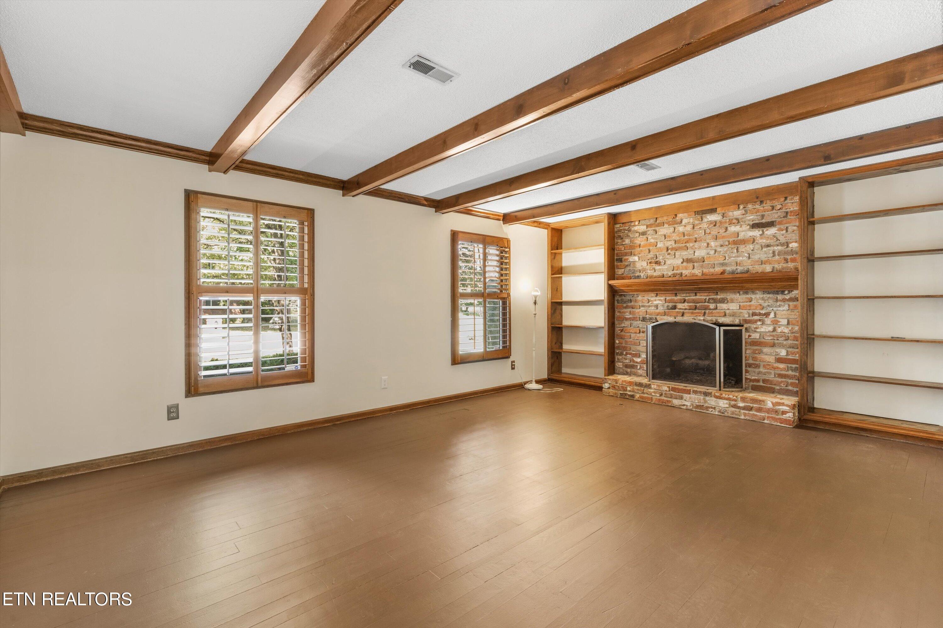 10709 Farragut Hills Blvd