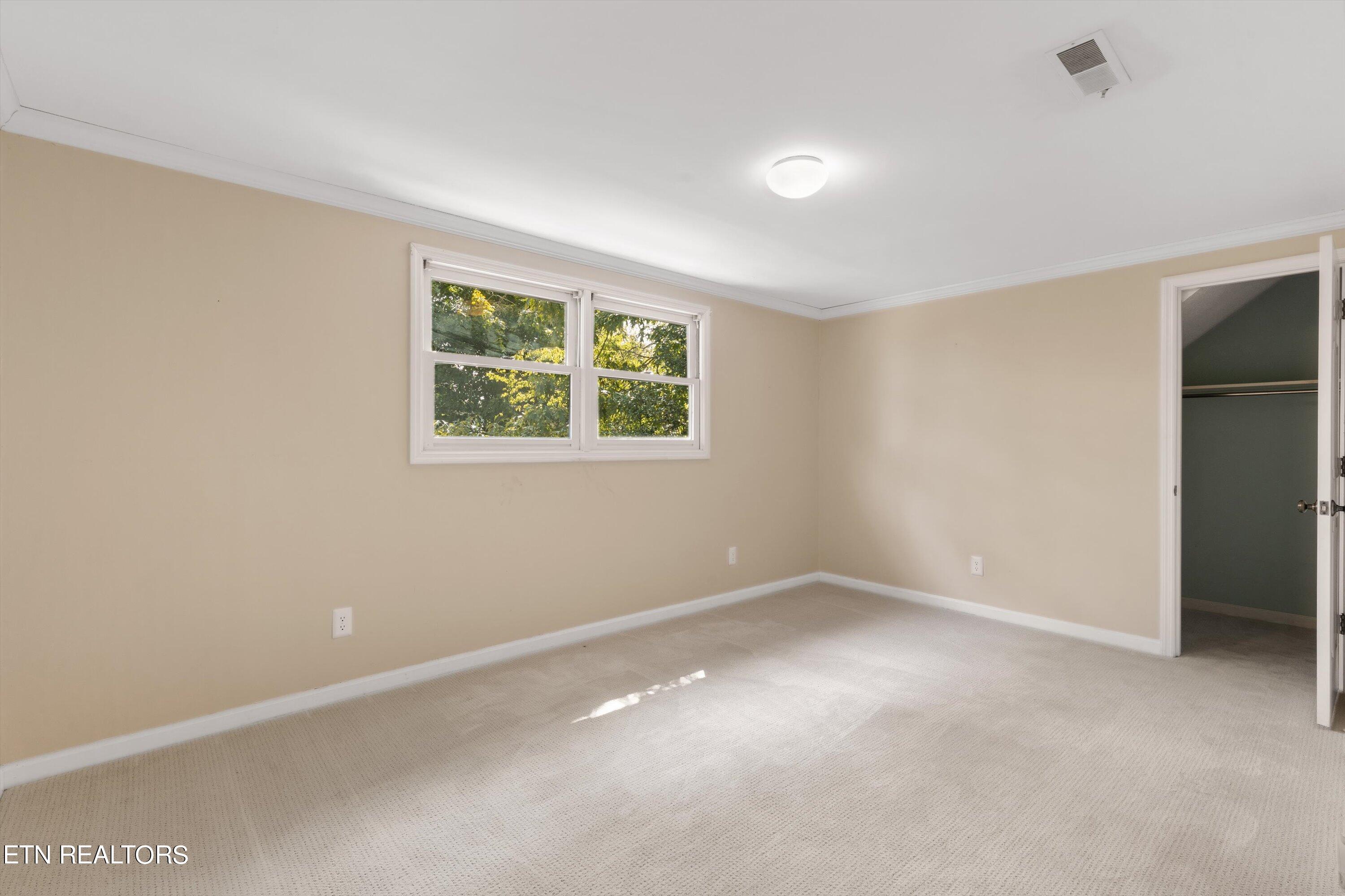 10709 Farragut Hills Blvd