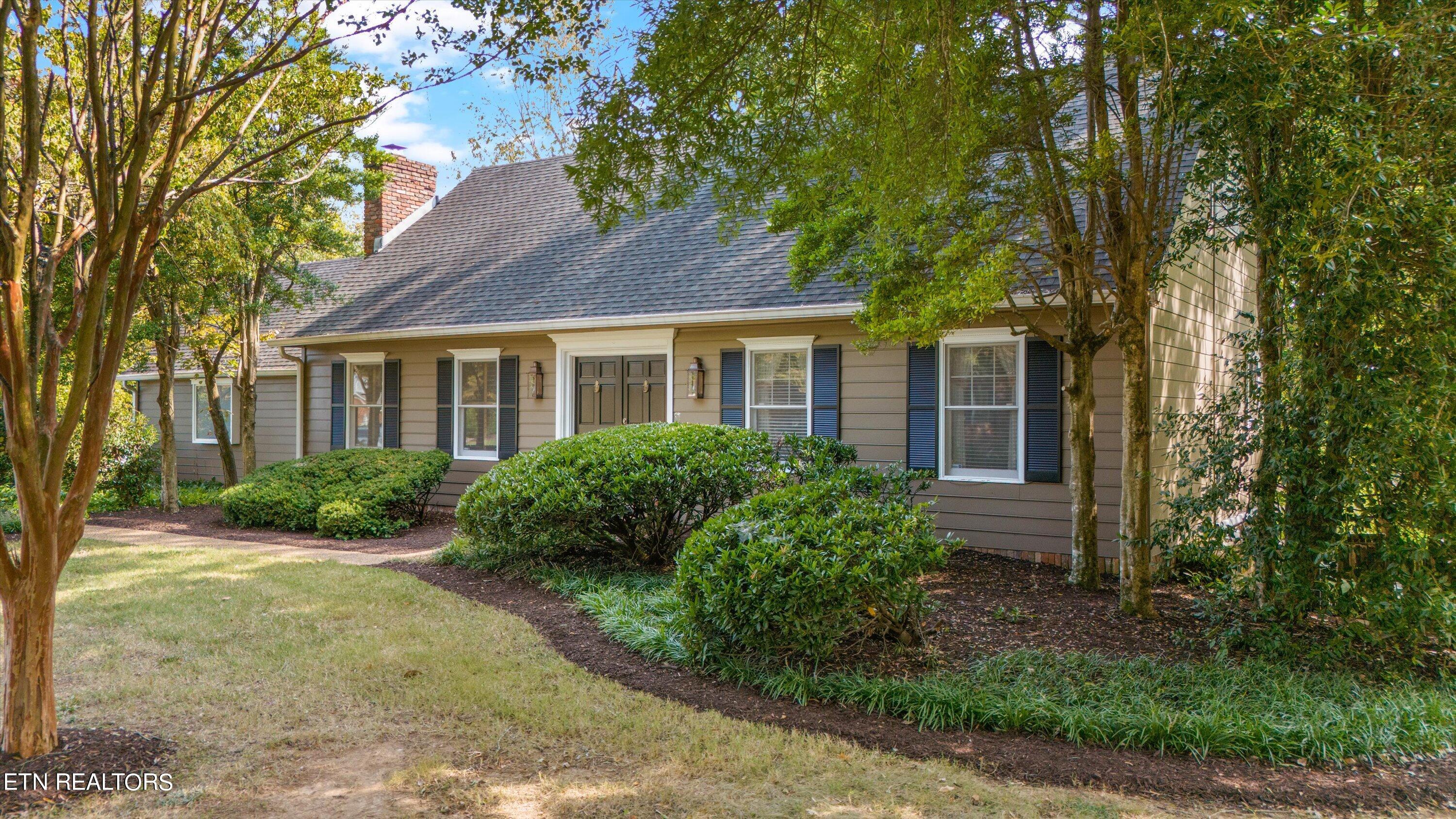 10709 Farragut Hills Blvd