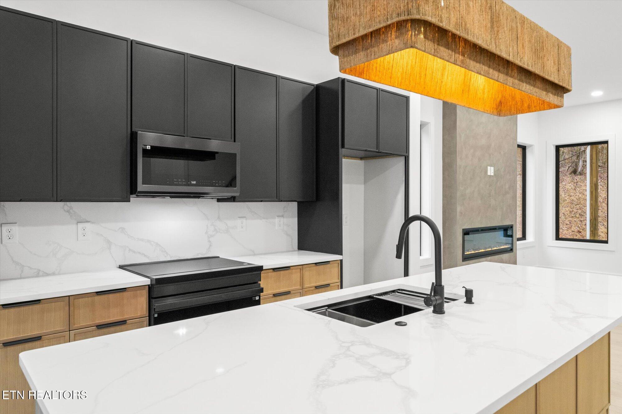 7207 Jana Chris Lane