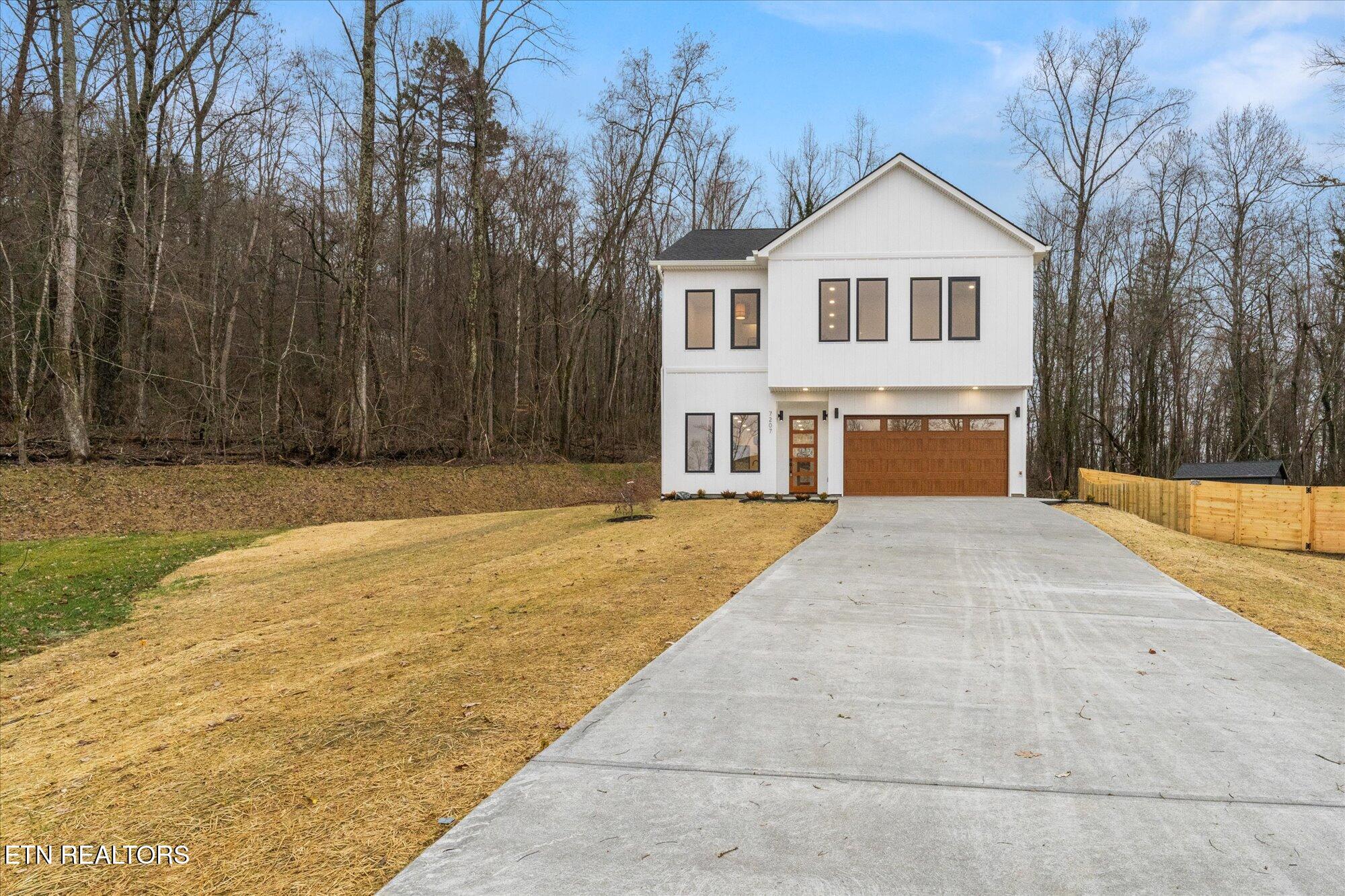 7207 Jana Chris Lane