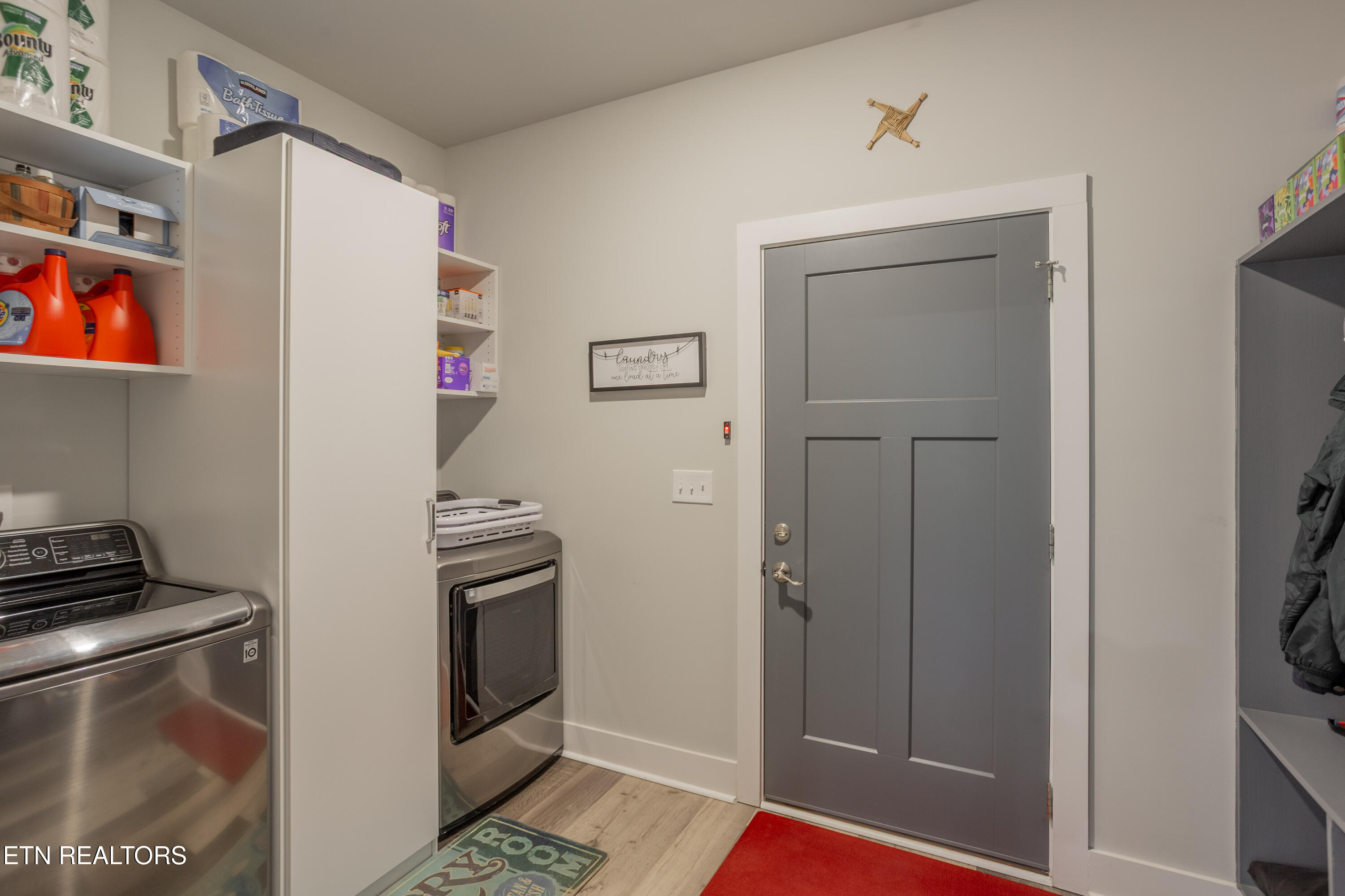 986 Meadow Walk Lane