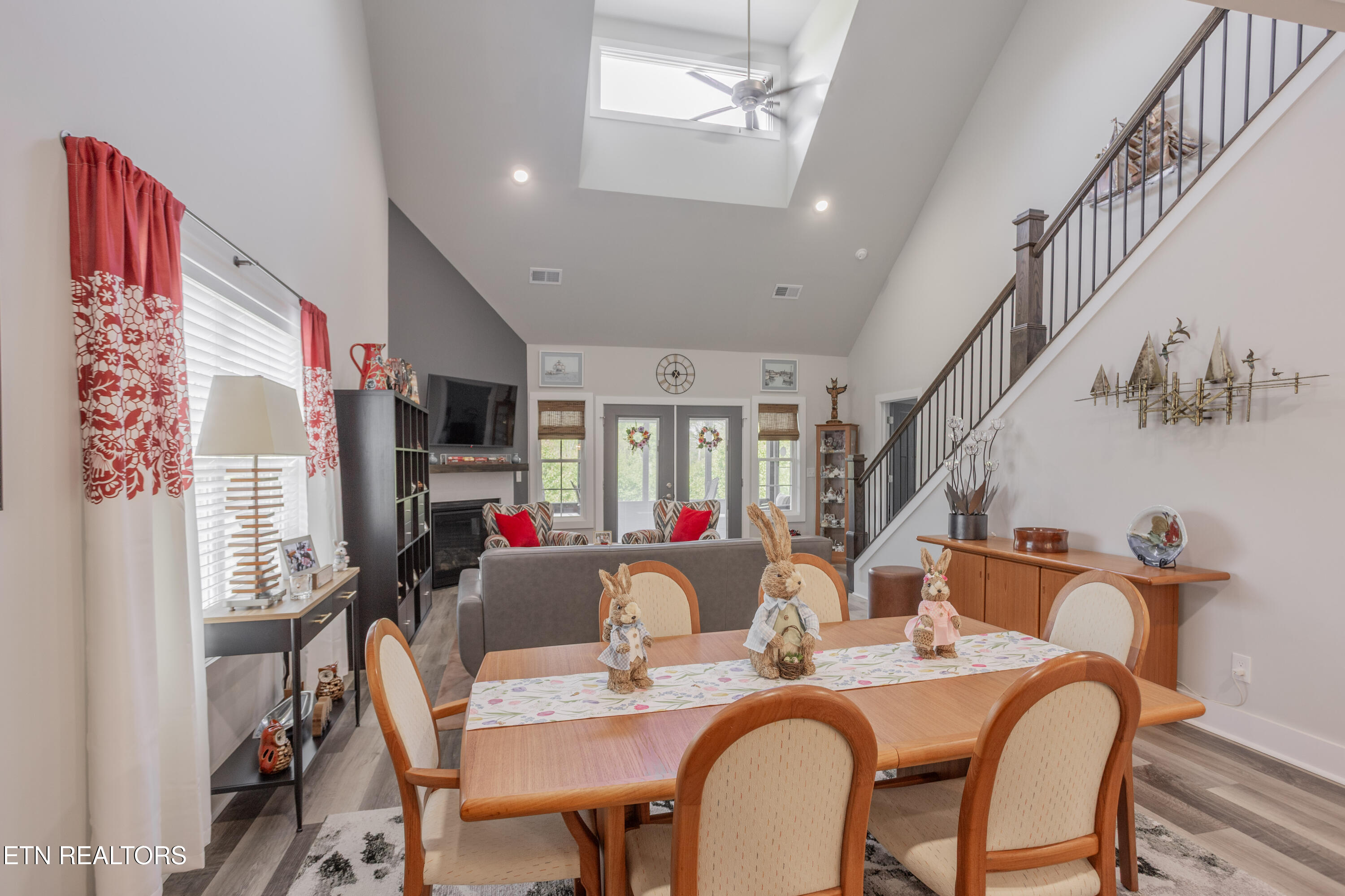 986 Meadow Walk Lane