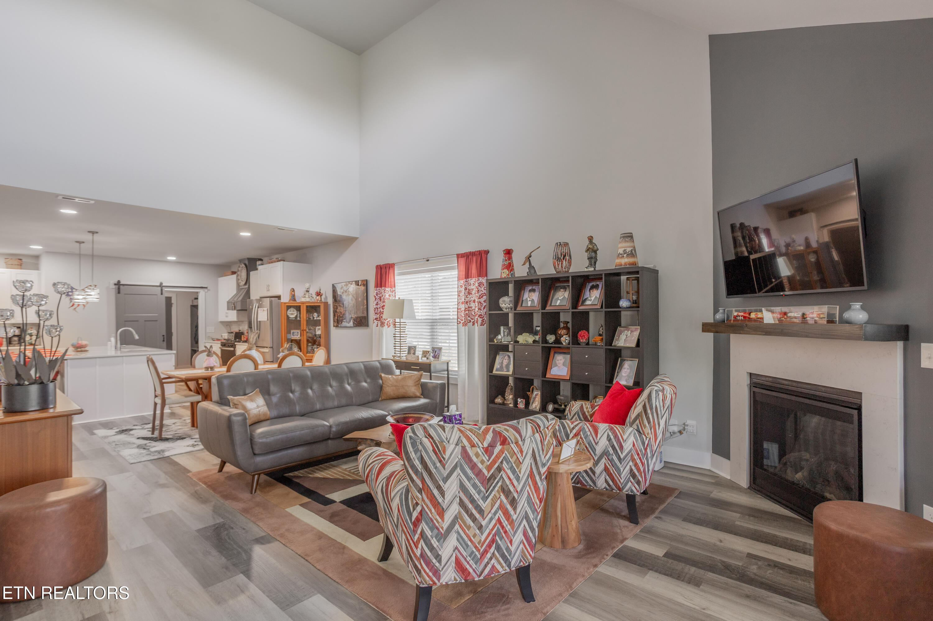 986 Meadow Walk Lane