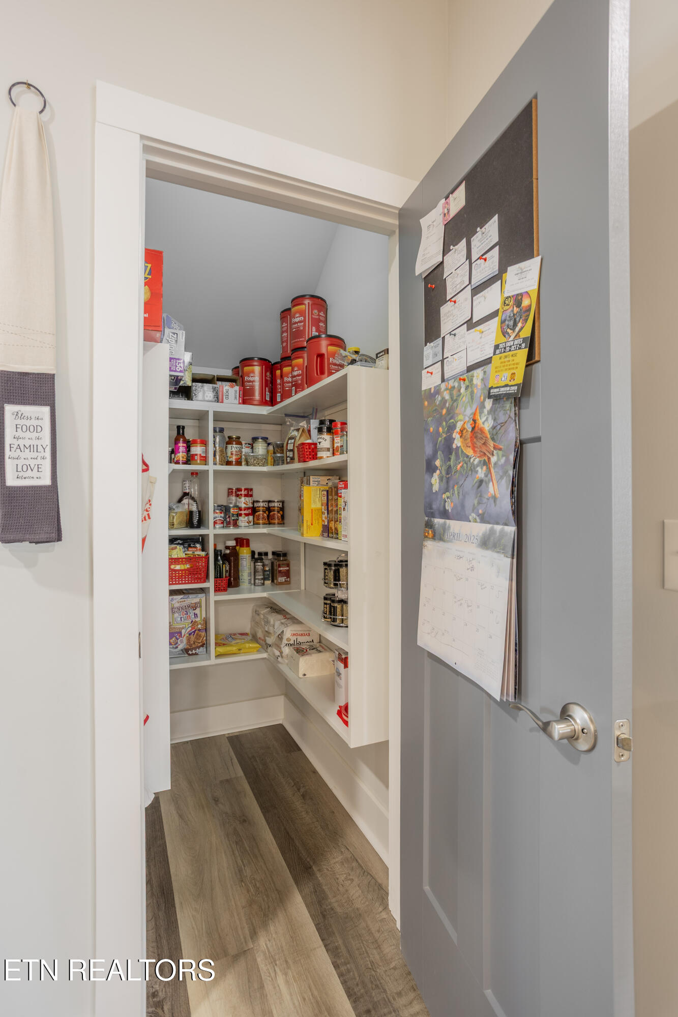 986 Meadow Walk Lane