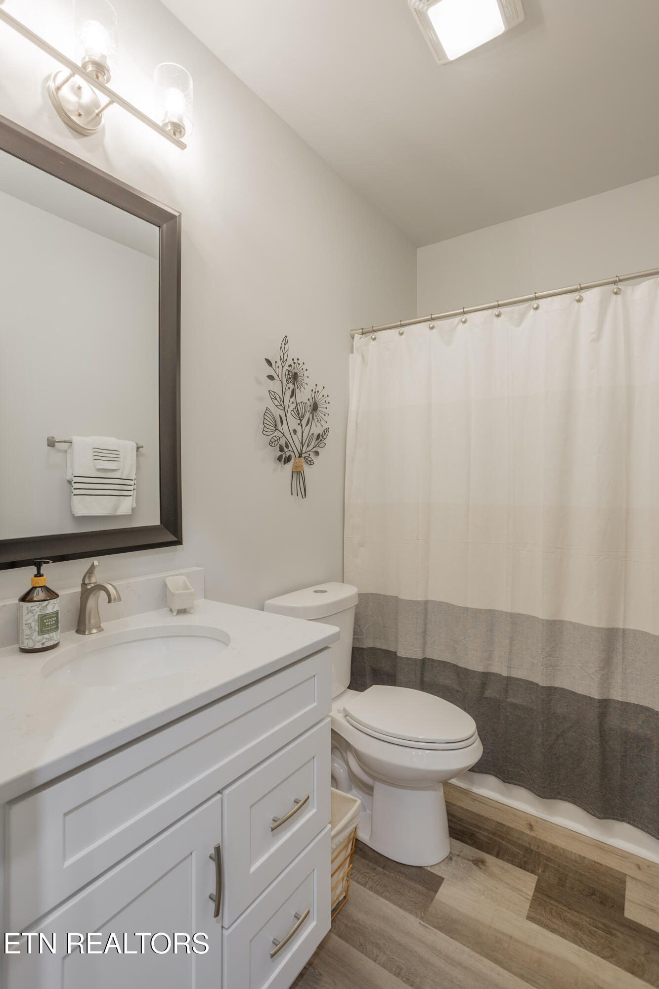 986 Meadow Walk Lane