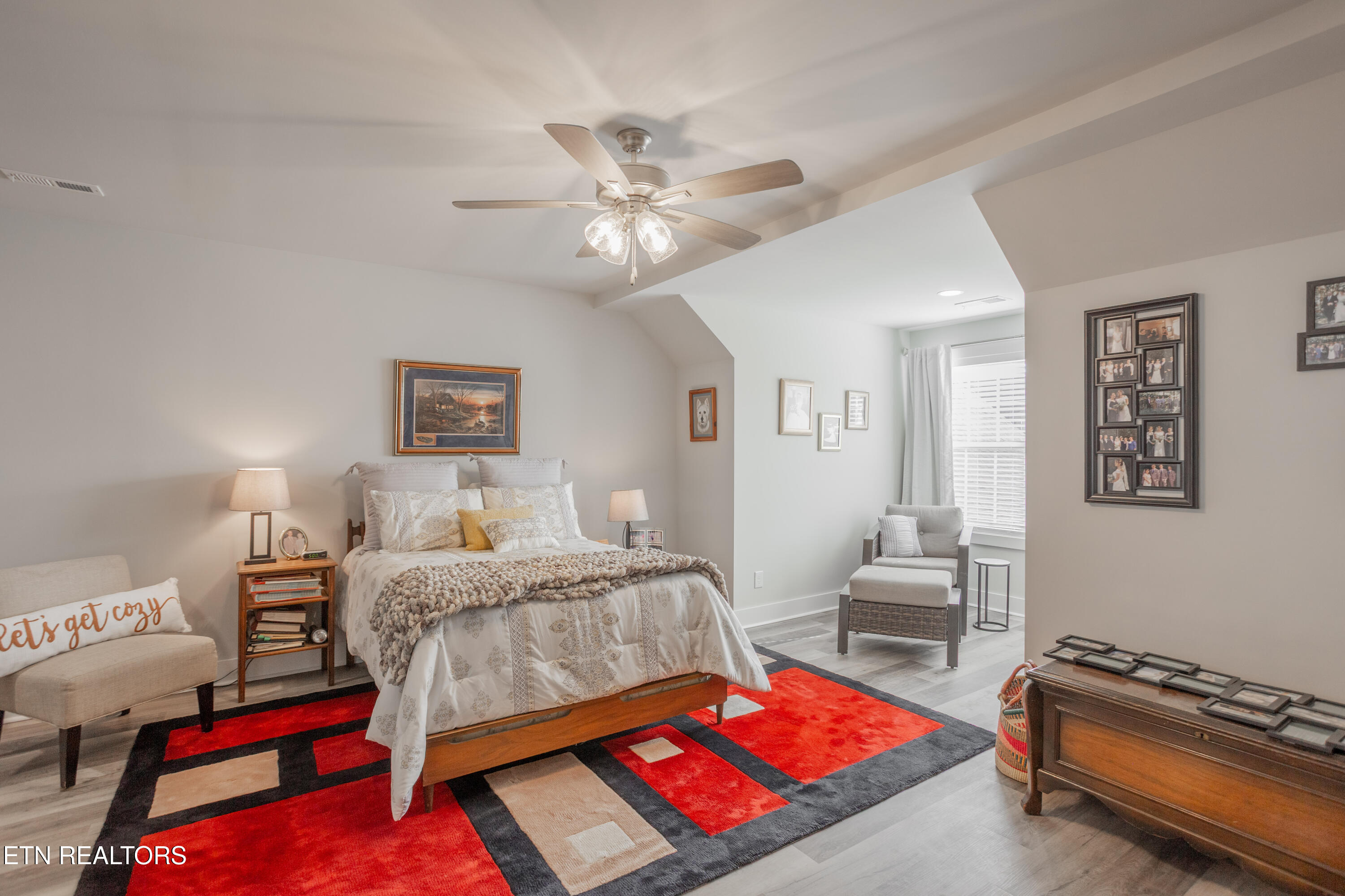 986 Meadow Walk Lane