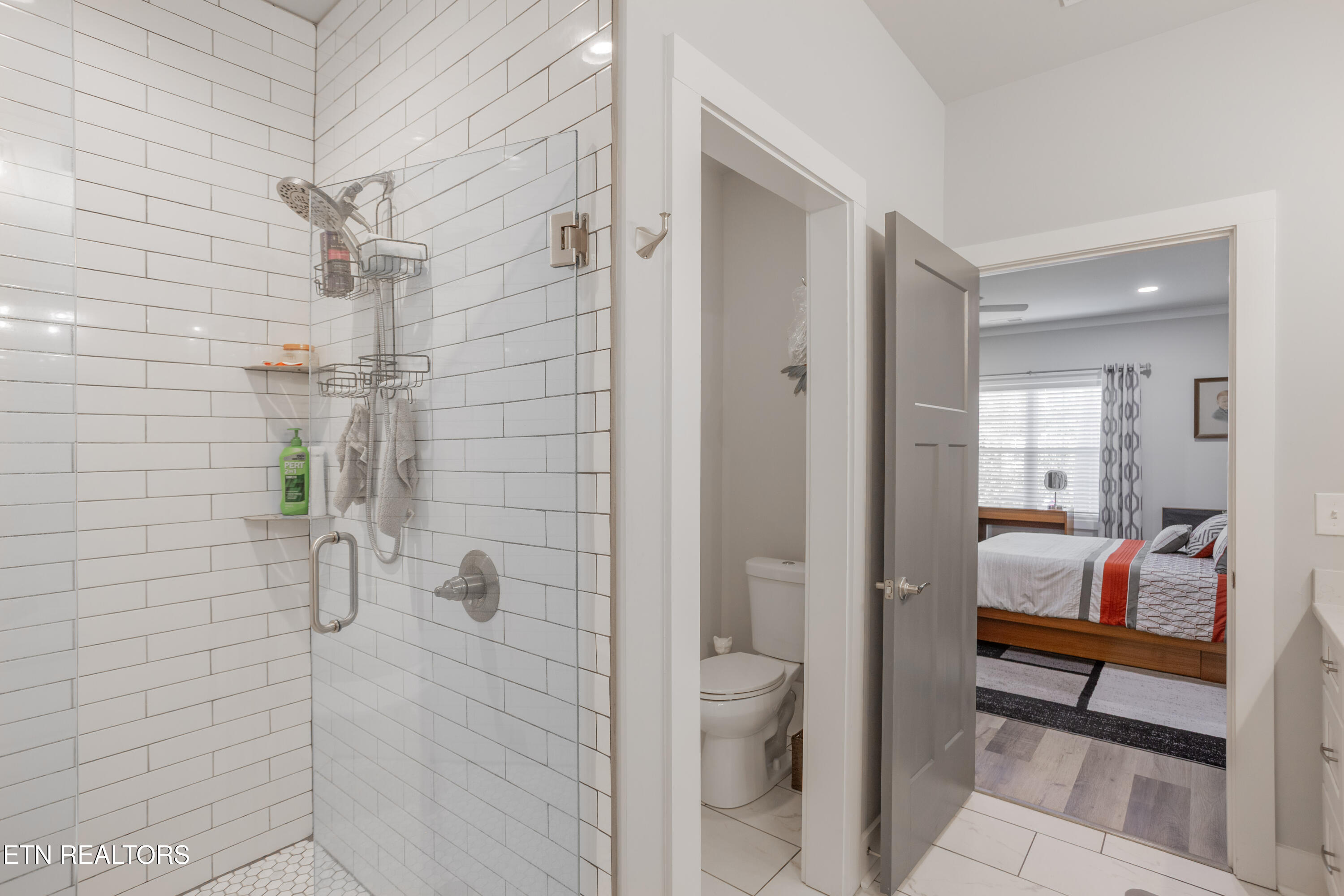 986 Meadow Walk Lane