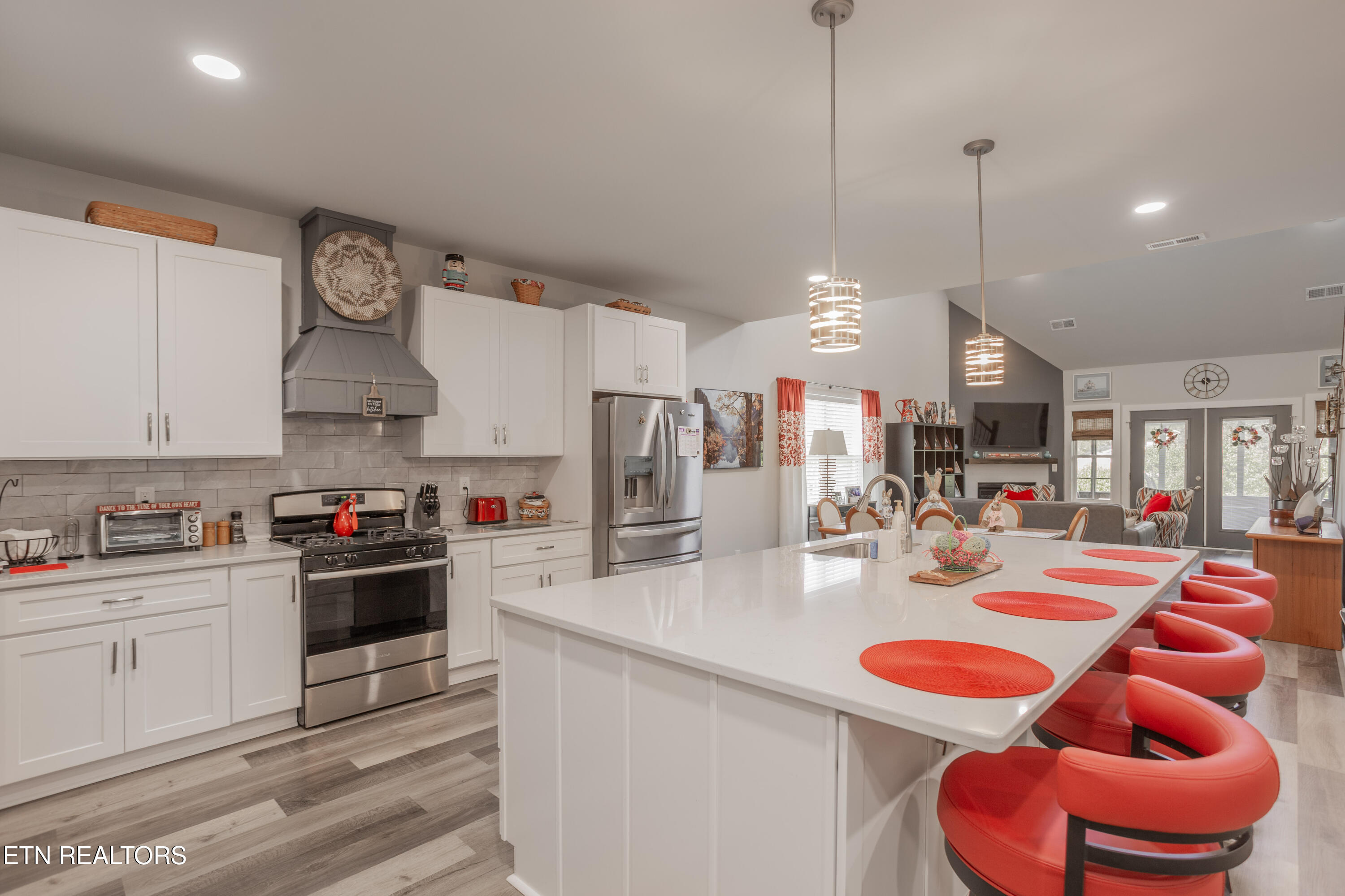 986 Meadow Walk Lane