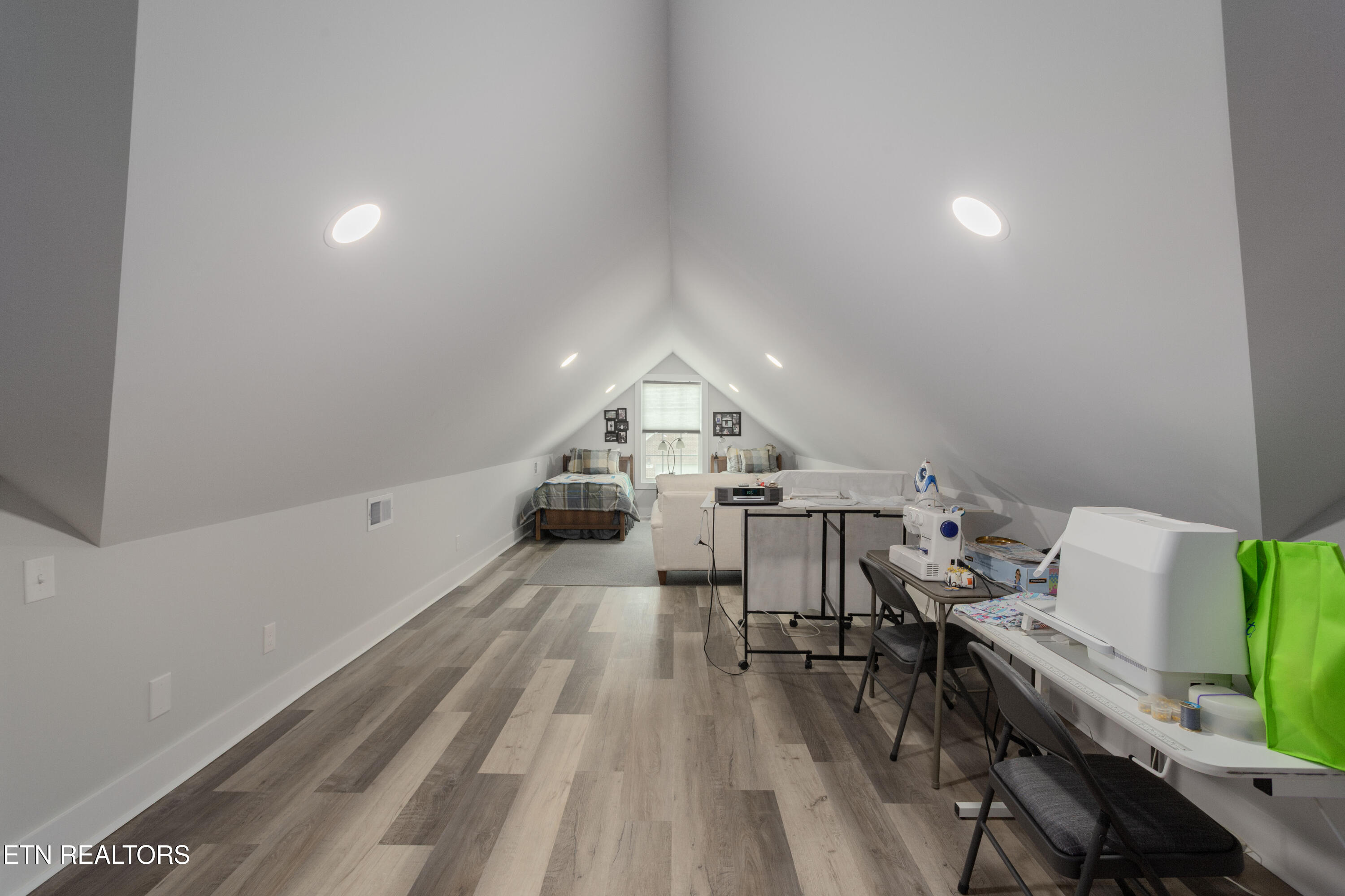 986 Meadow Walk Lane