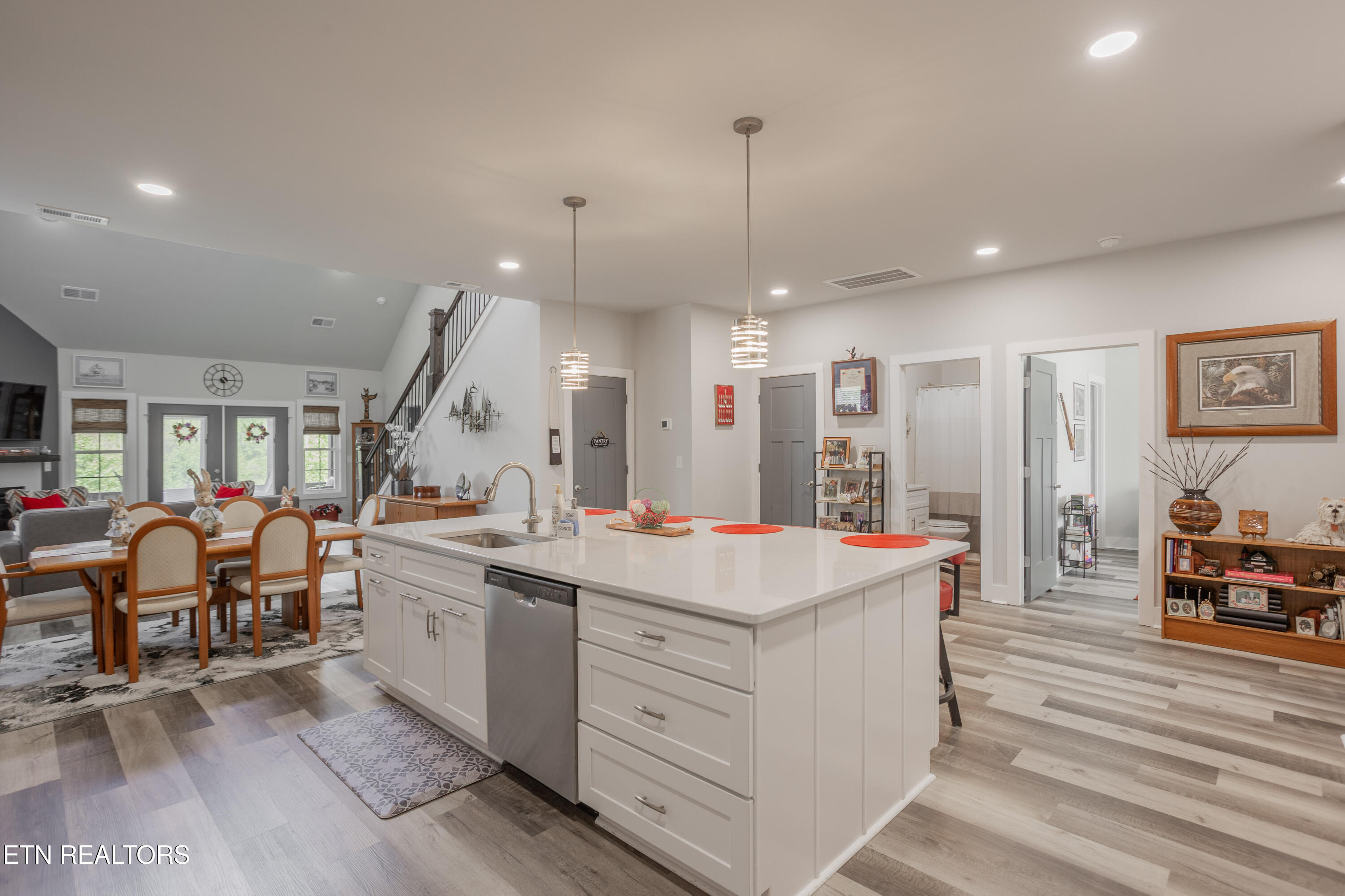 986 Meadow Walk Lane