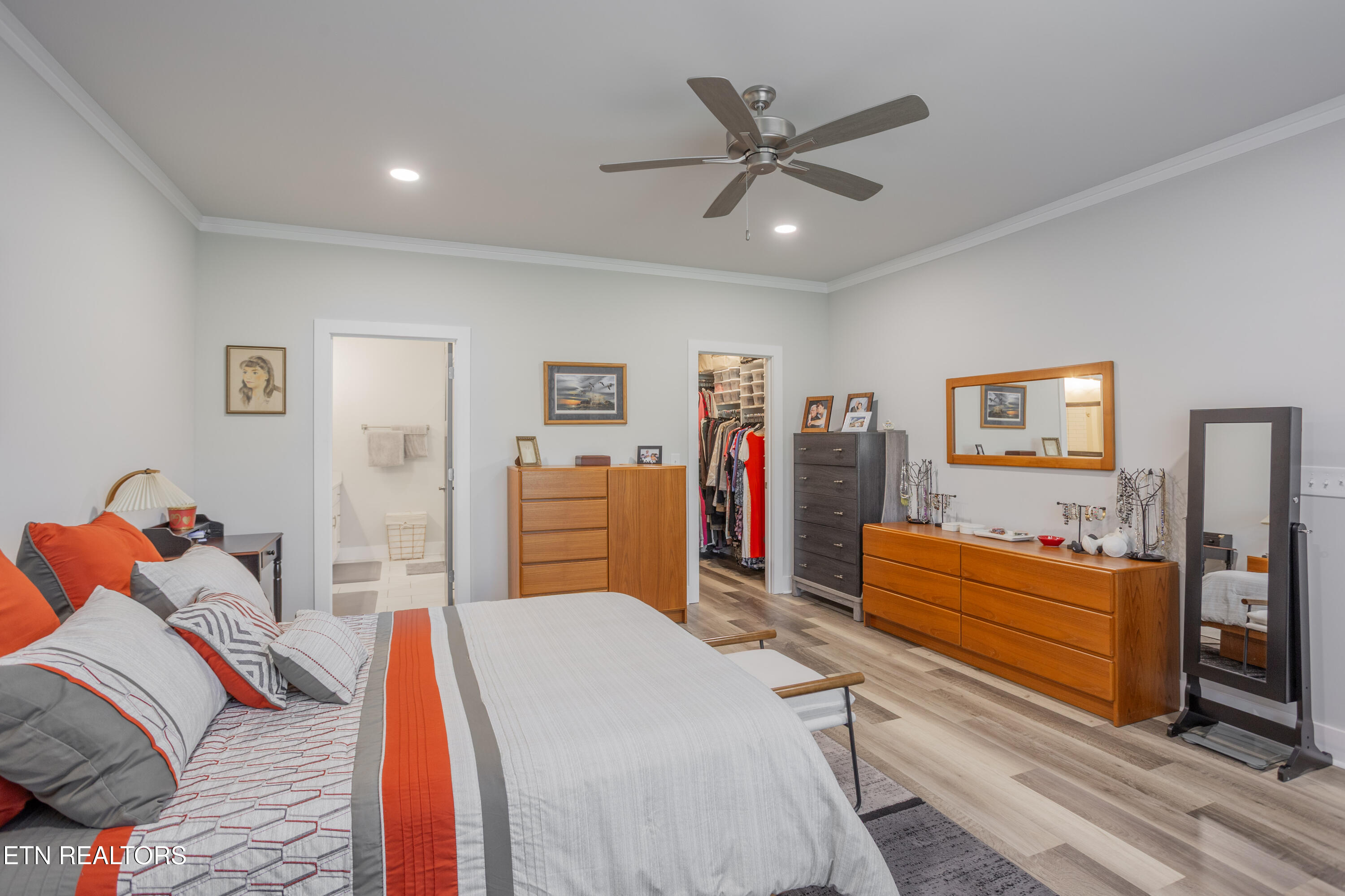 986 Meadow Walk Lane