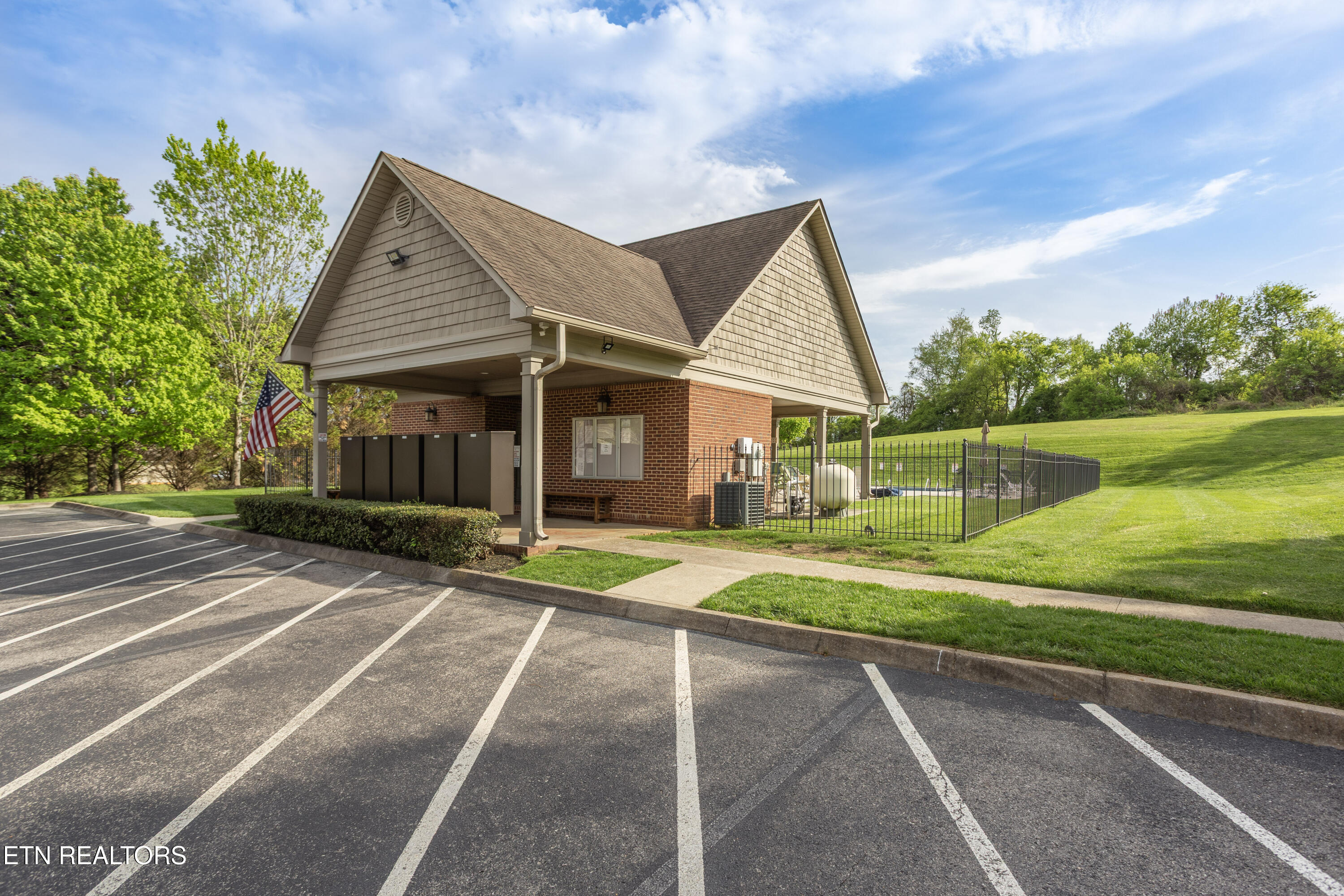 986 Meadow Walk Lane