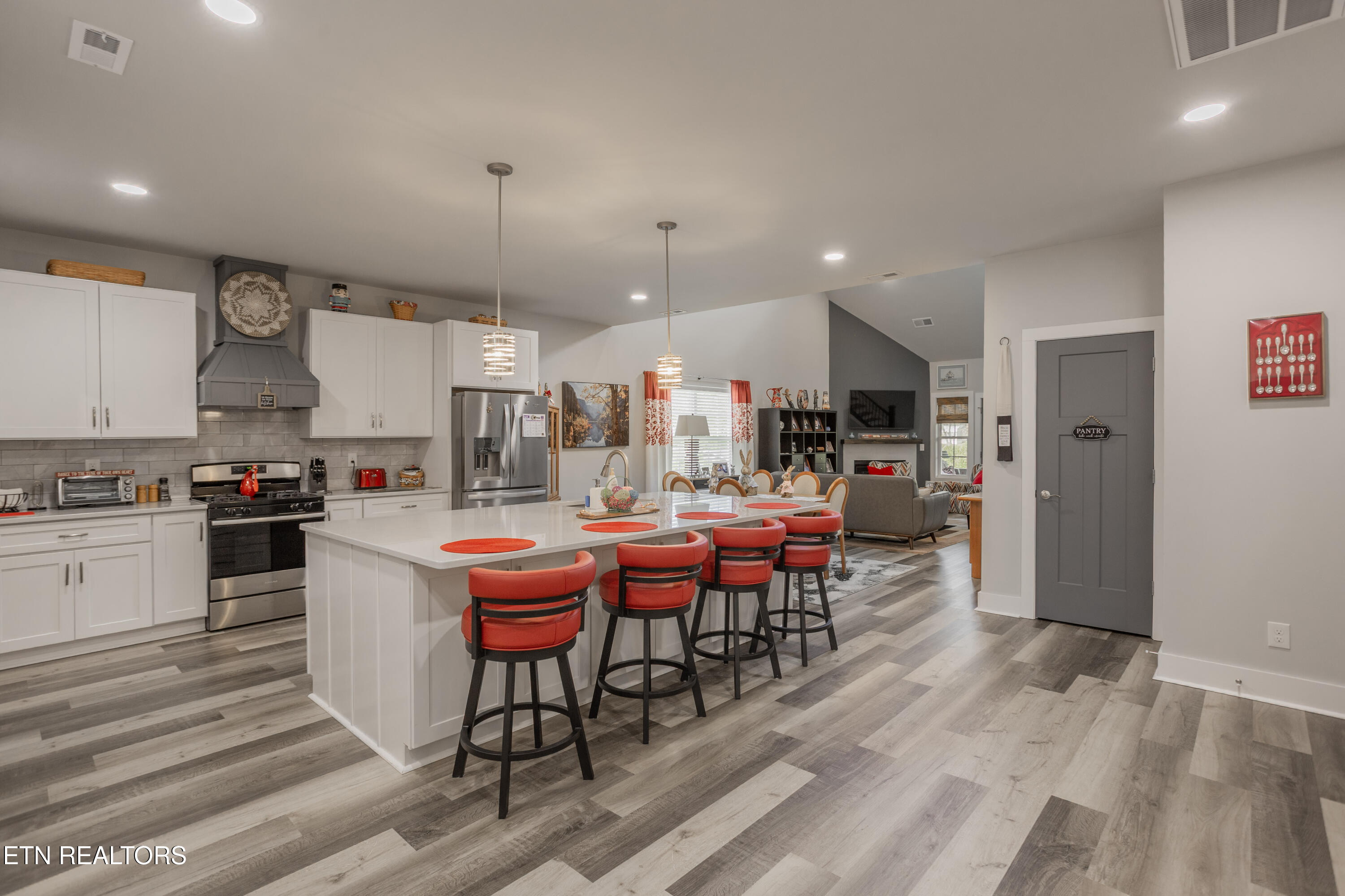 986 Meadow Walk Lane