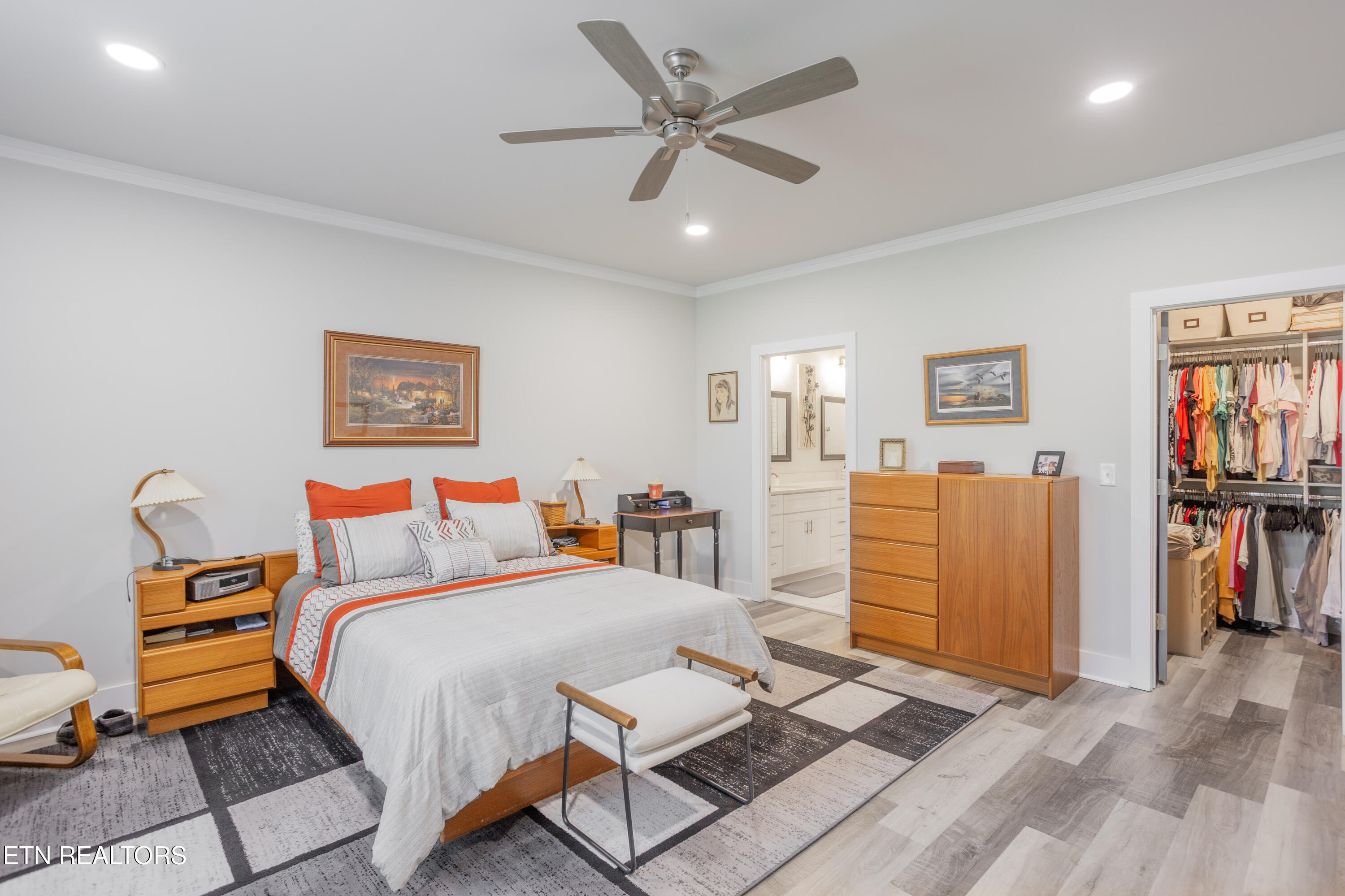 986 Meadow Walk Lane