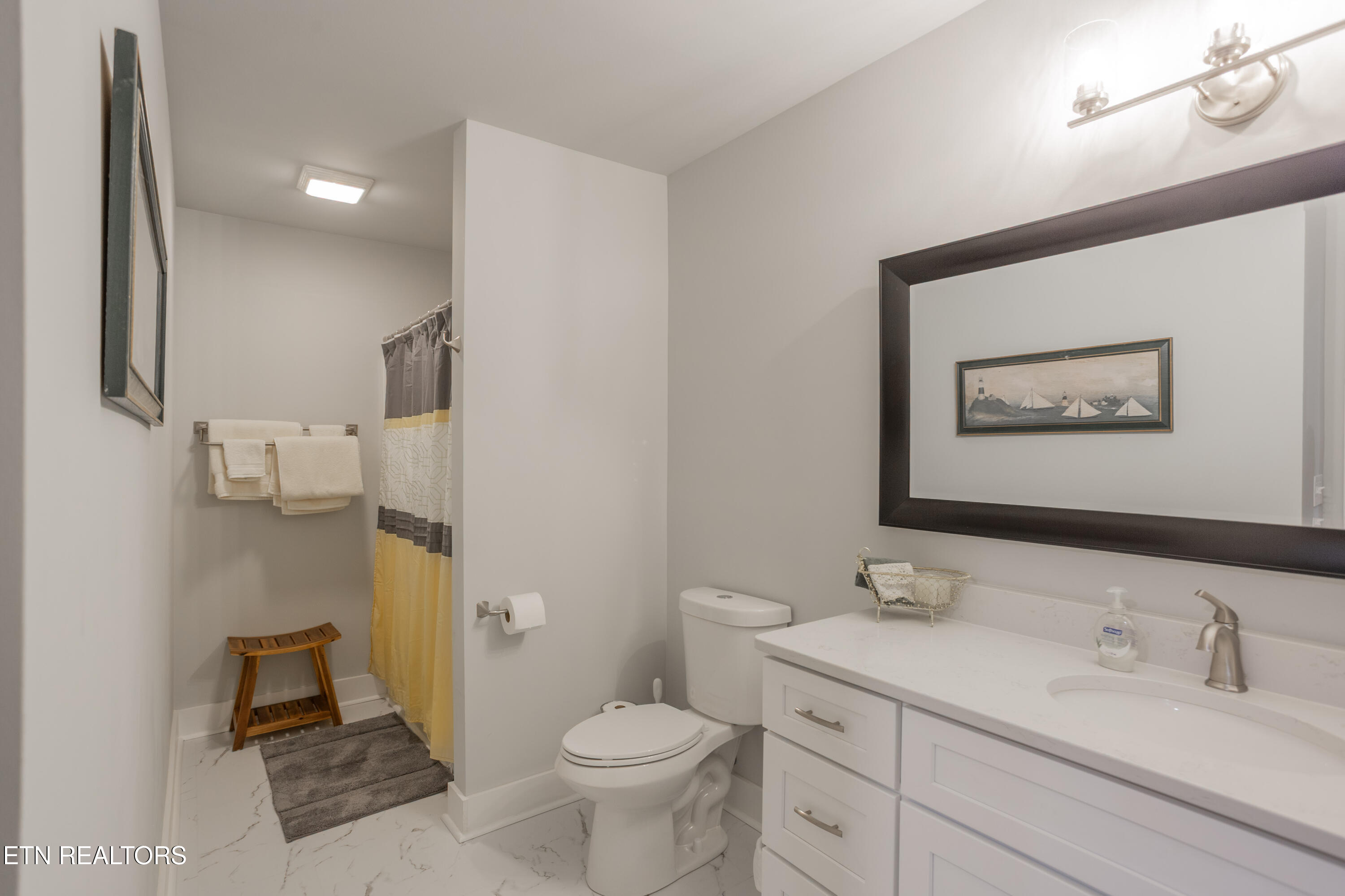 986 Meadow Walk Lane