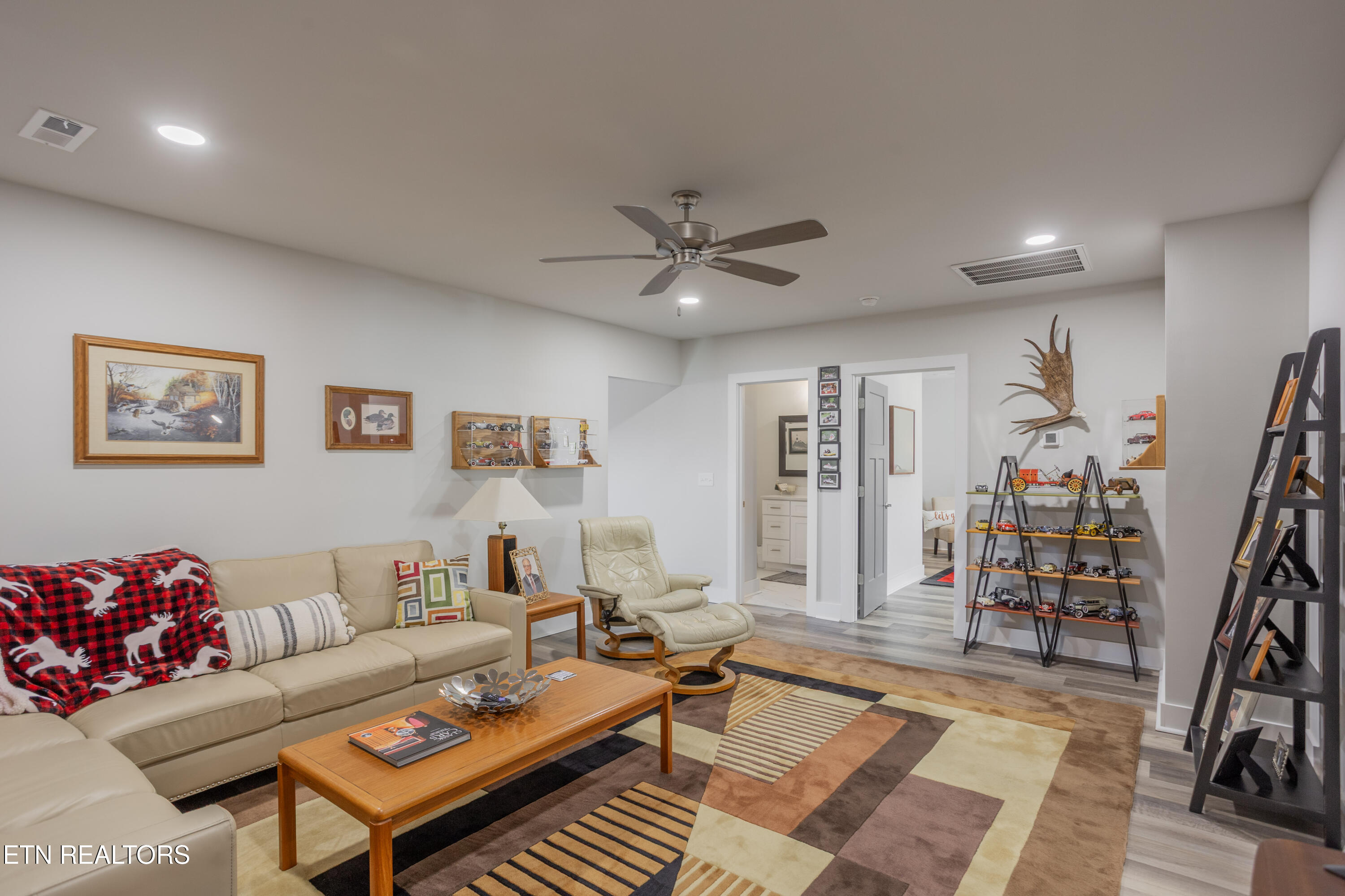 986 Meadow Walk Lane