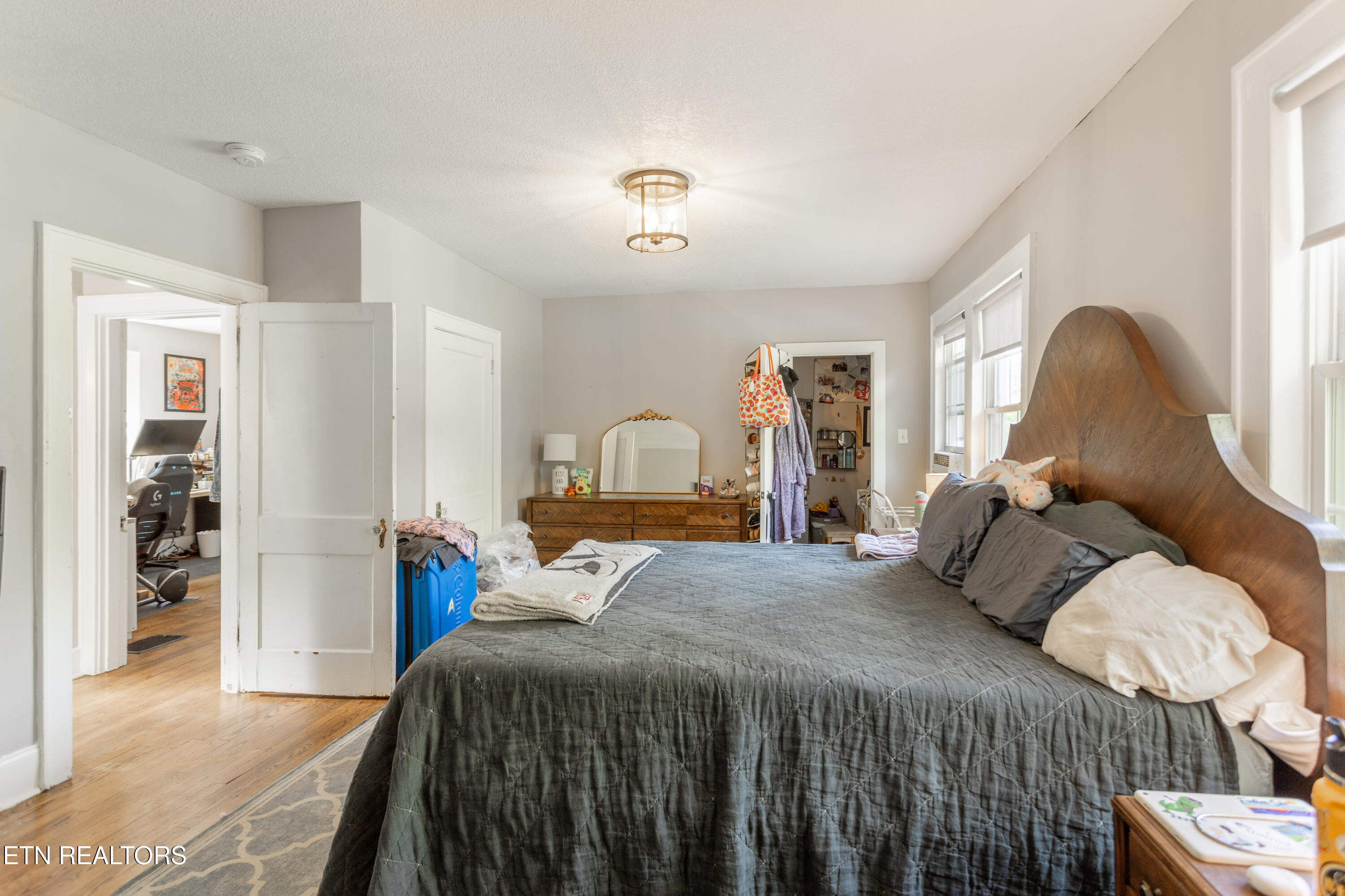 2916 Fountain Park Blvd