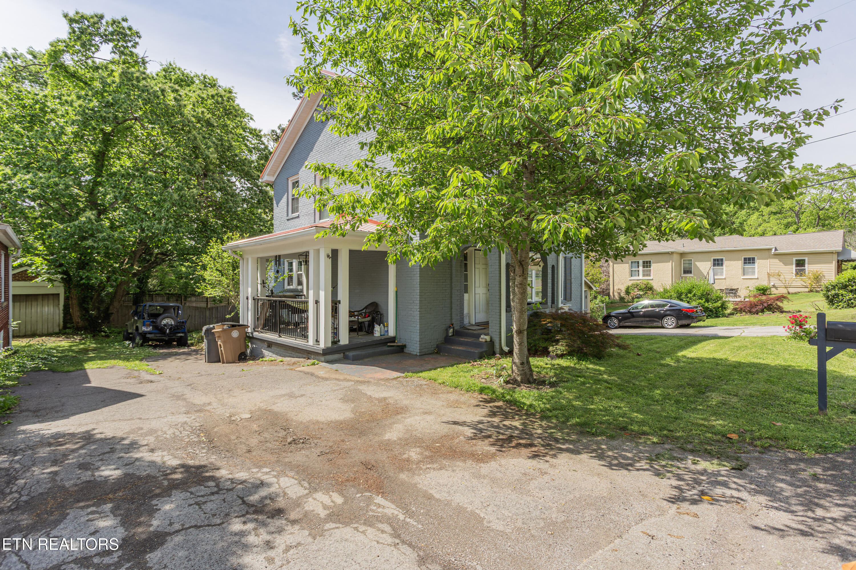 2916 Fountain Park Blvd