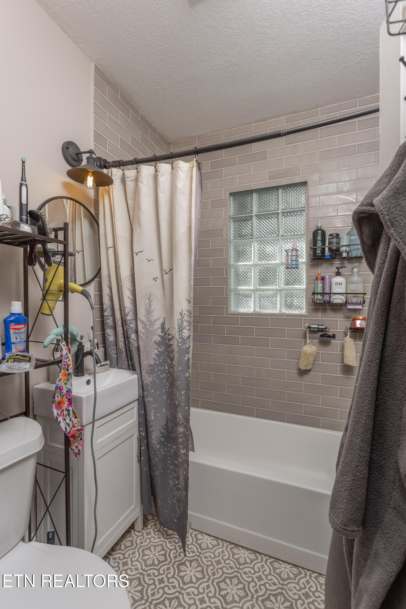 2916 Fountain Park Blvd