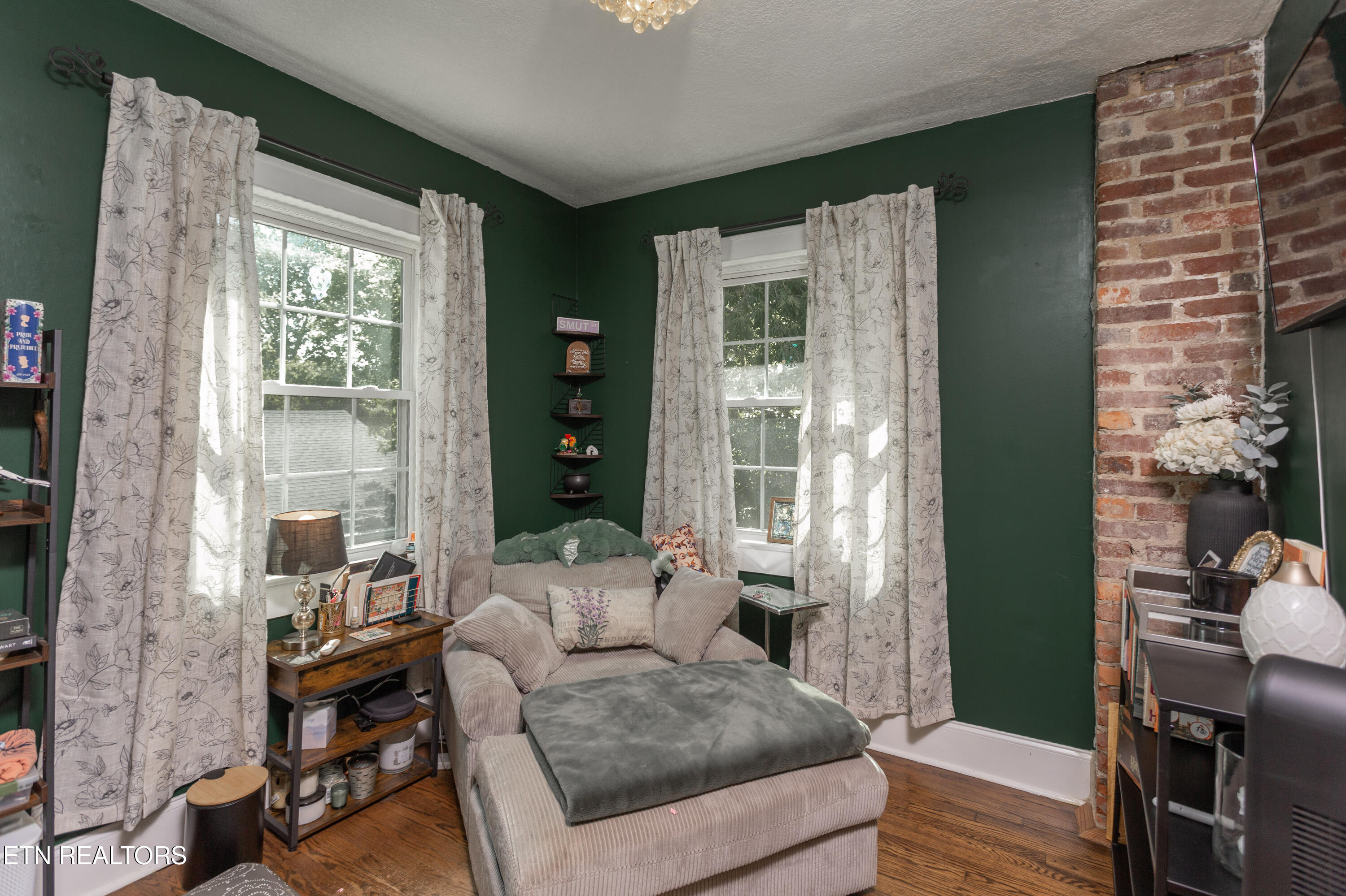 2916 Fountain Park Blvd