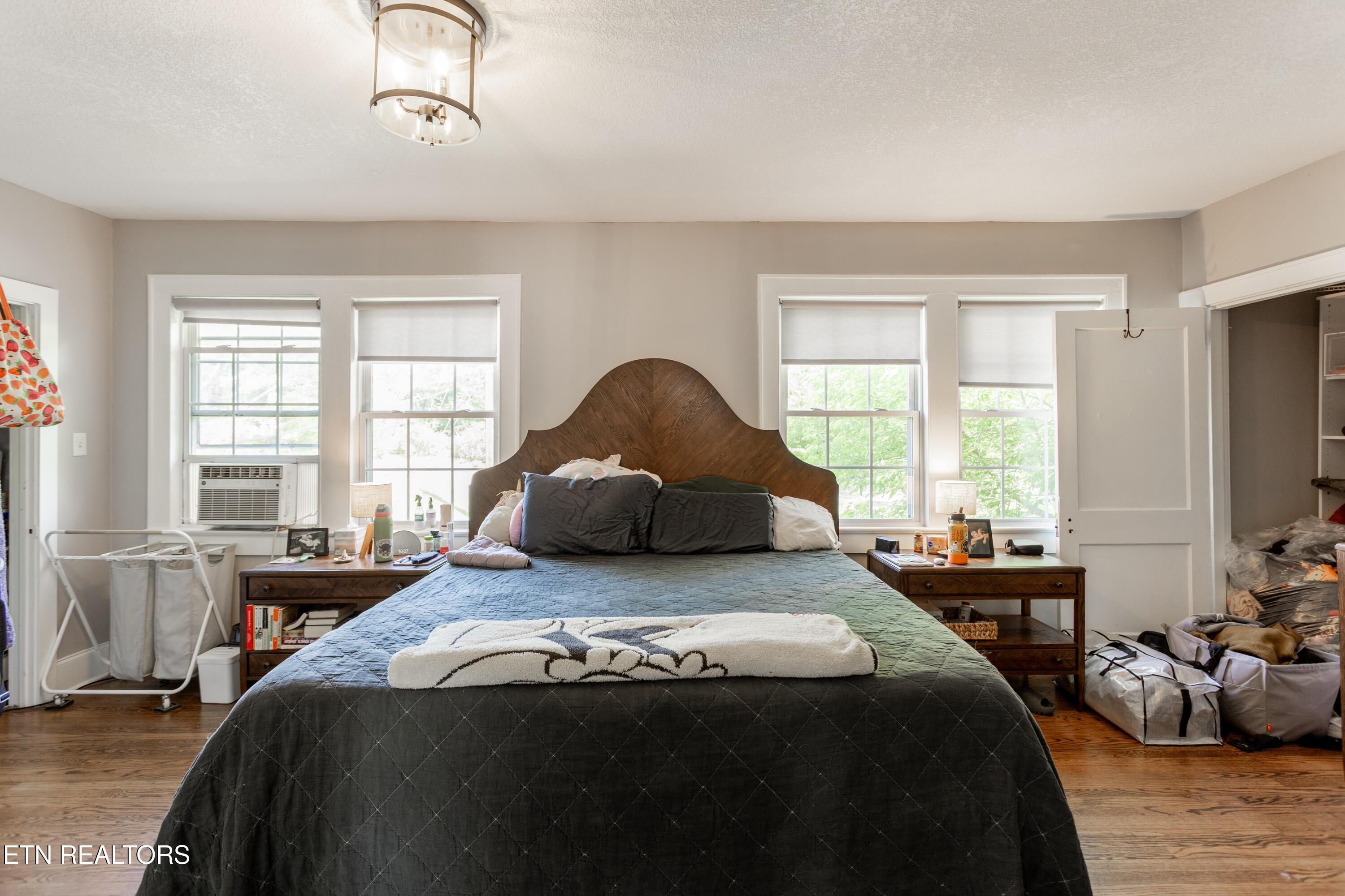 2916 Fountain Park Blvd