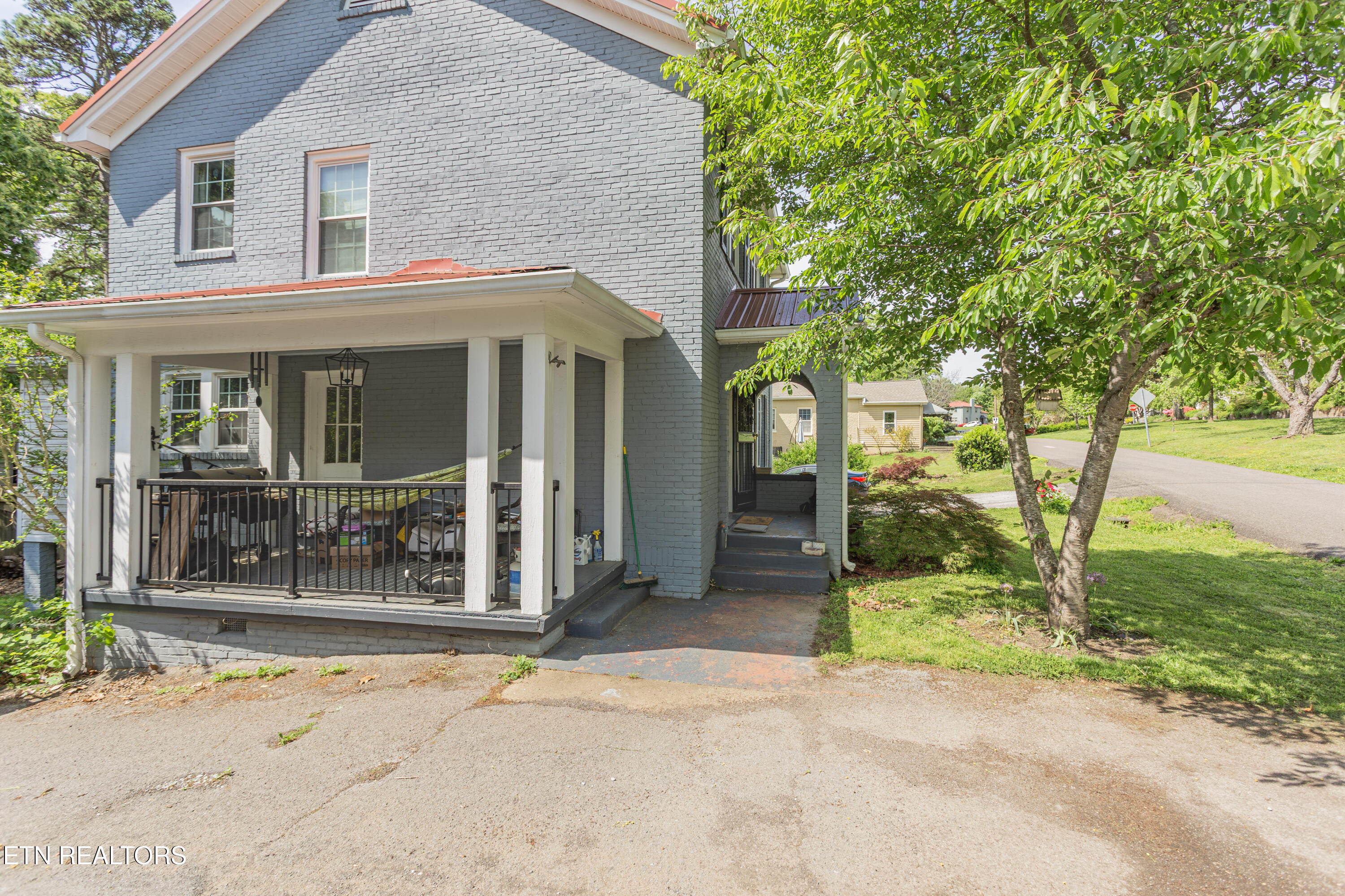 2916 Fountain Park Blvd