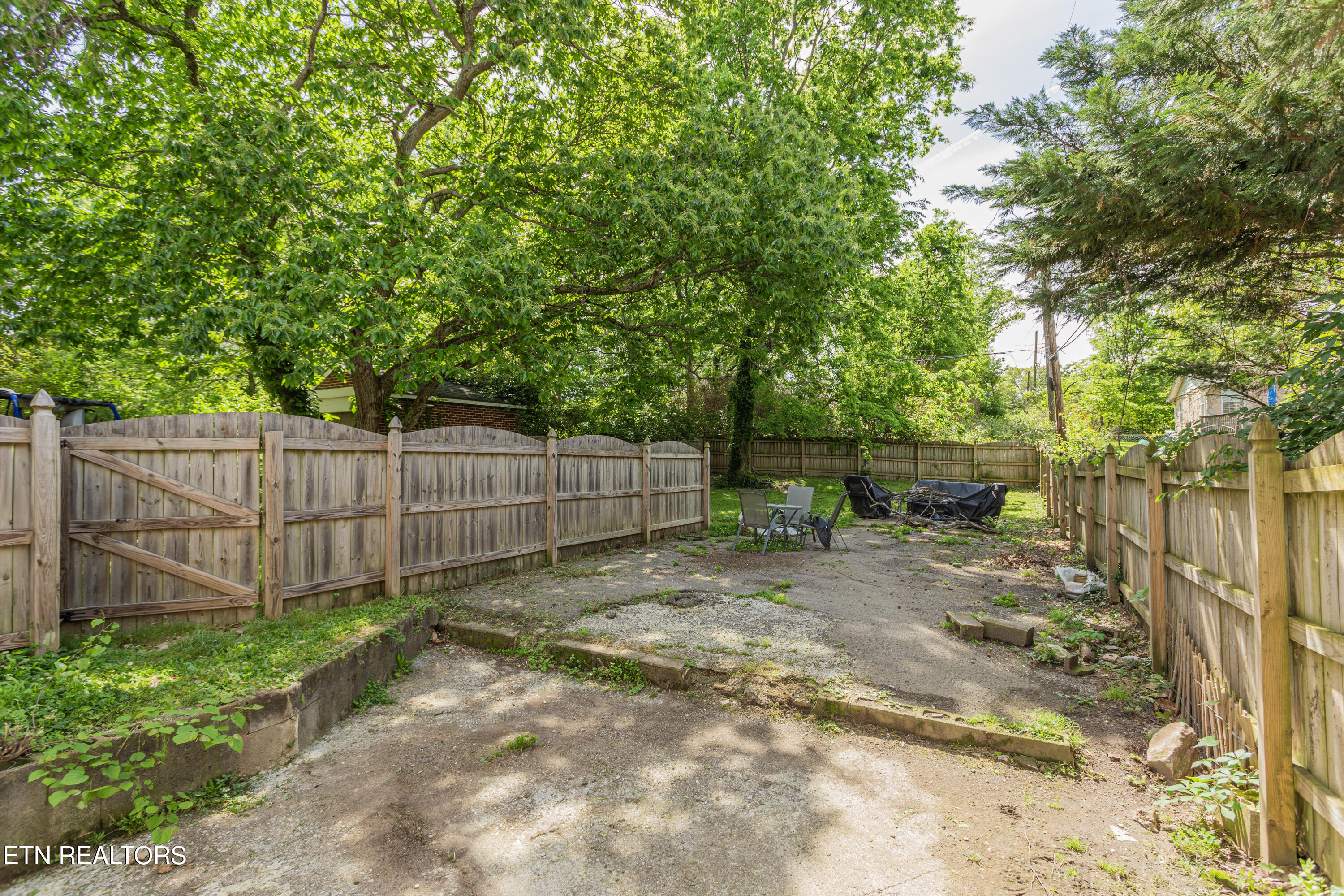 2916 Fountain Park Blvd