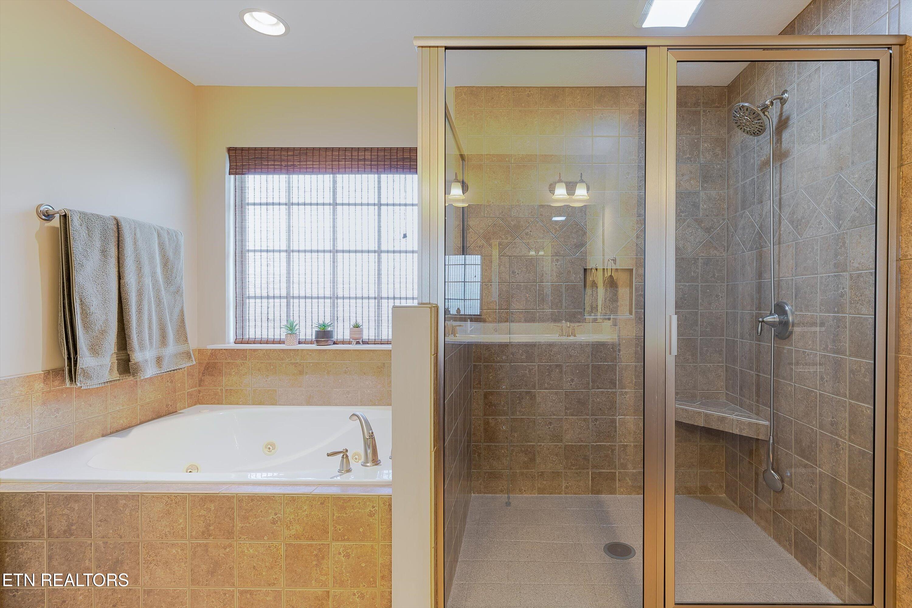 1827 Autumn Bluff Rd