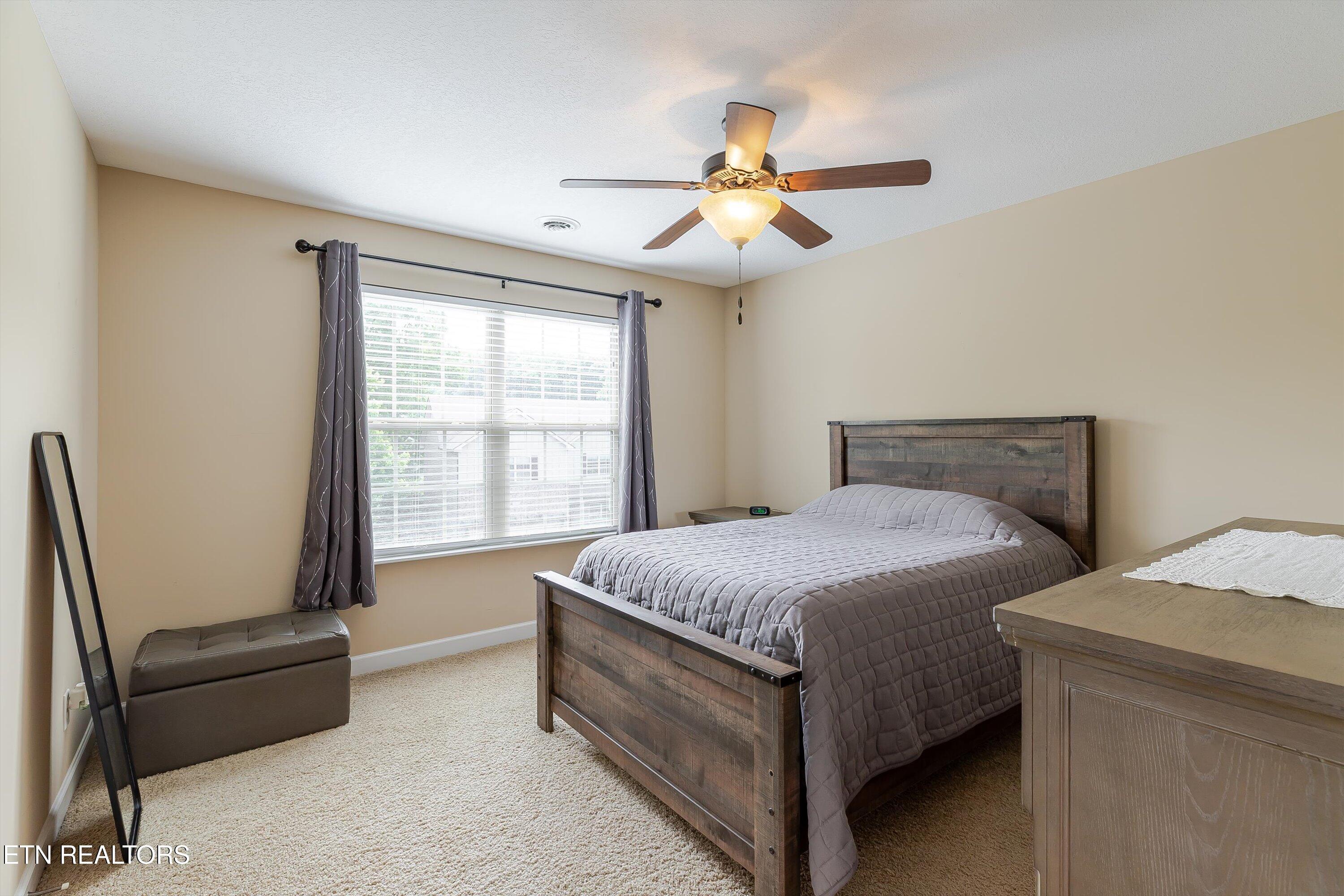 1827 Autumn Bluff Rd