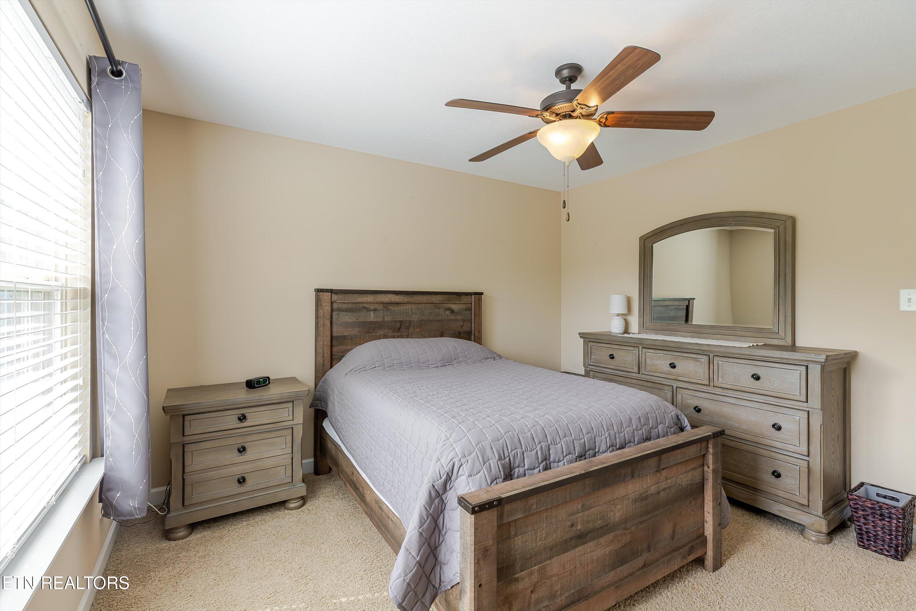 1827 Autumn Bluff Rd