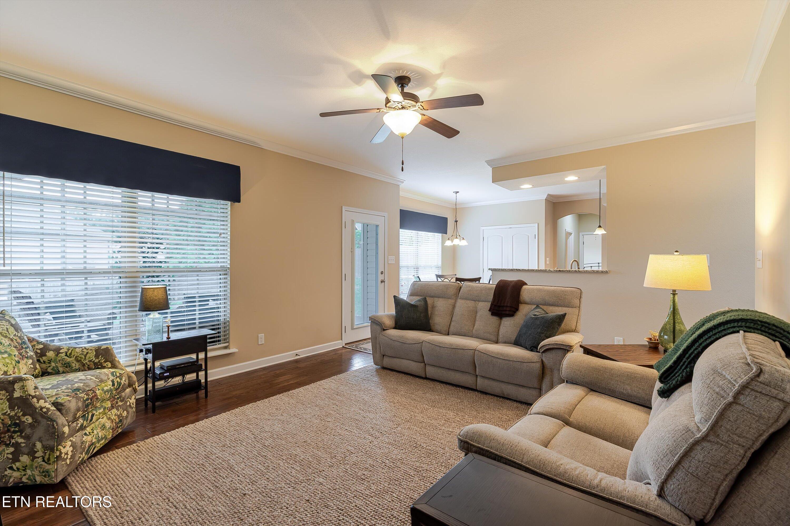 1827 Autumn Bluff Rd