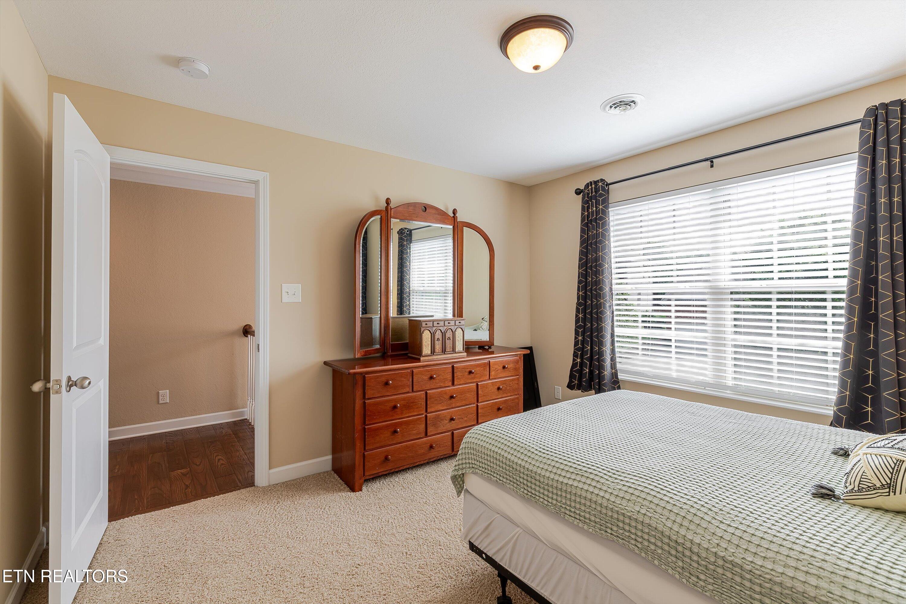 1827 Autumn Bluff Rd