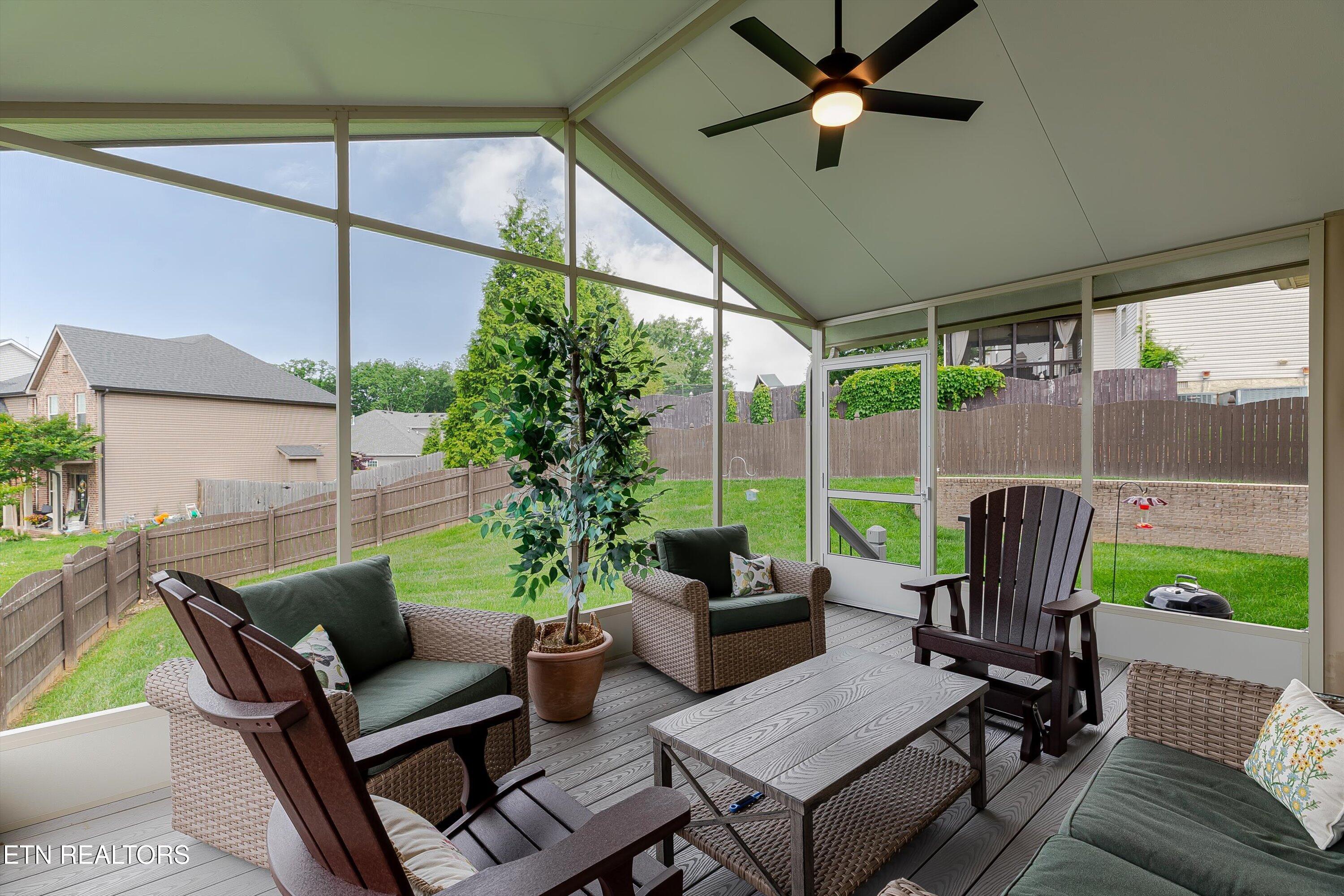 1827 Autumn Bluff Rd