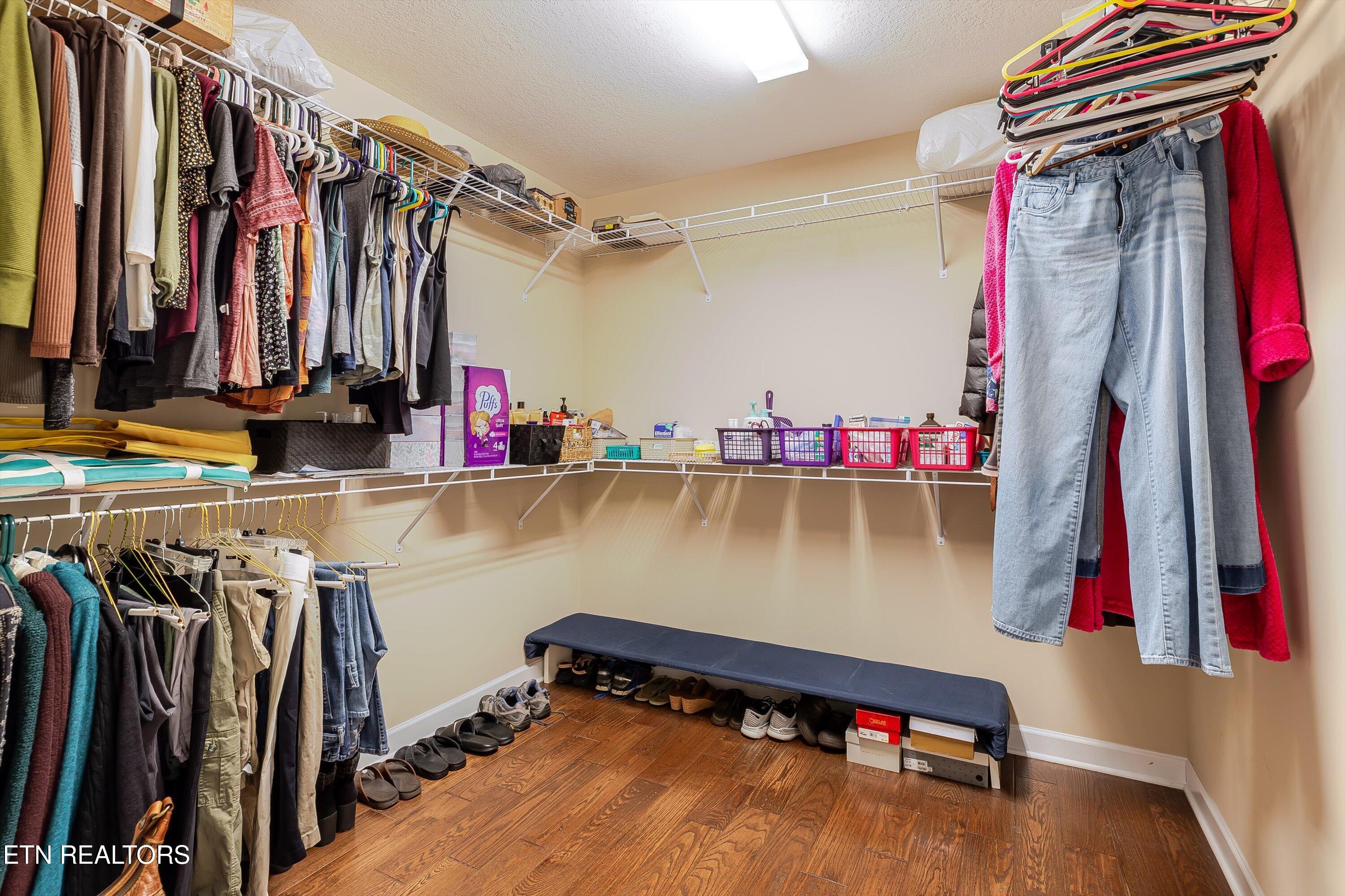 1827 Autumn Bluff Rd