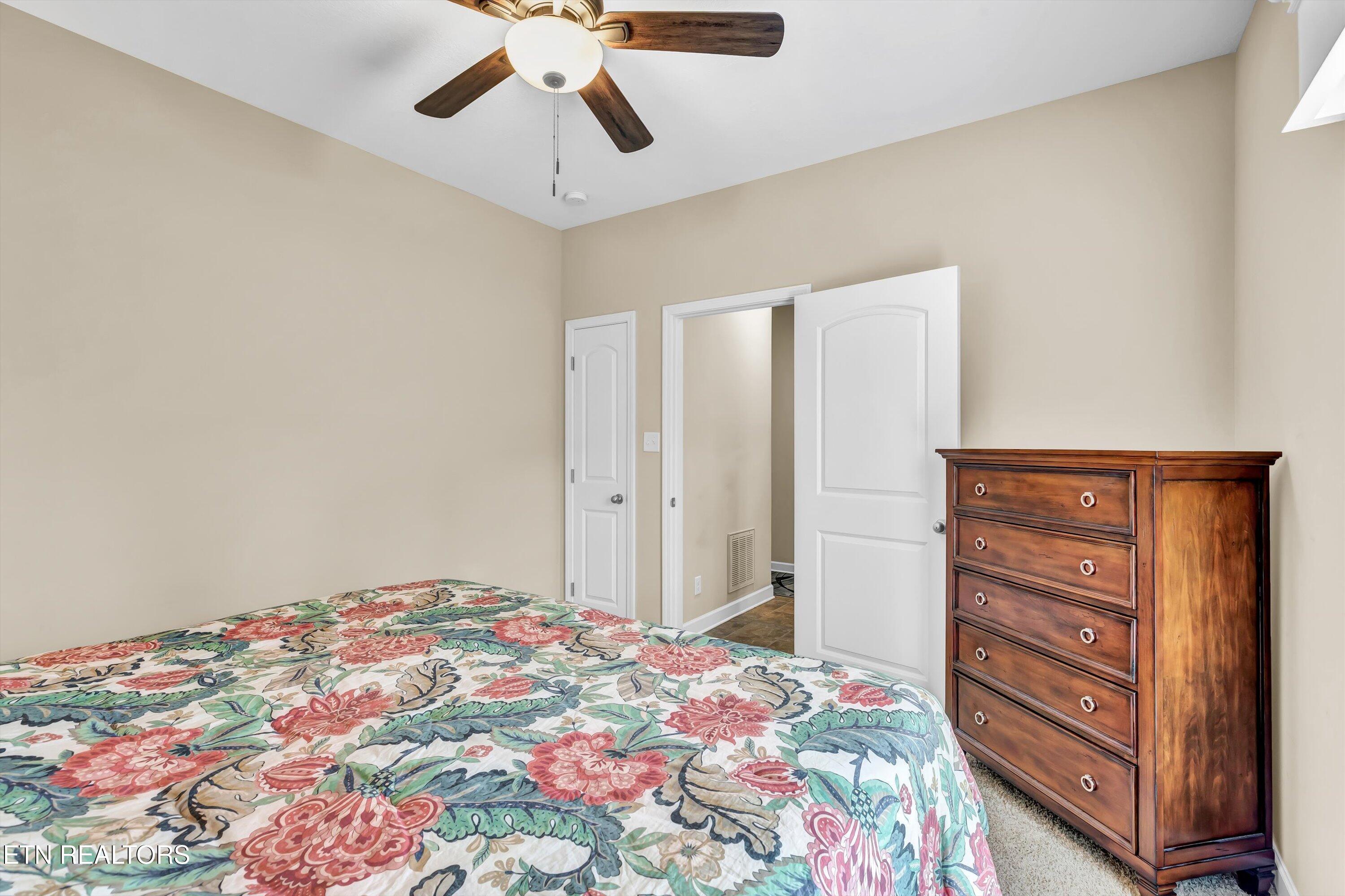 1827 Autumn Bluff Rd