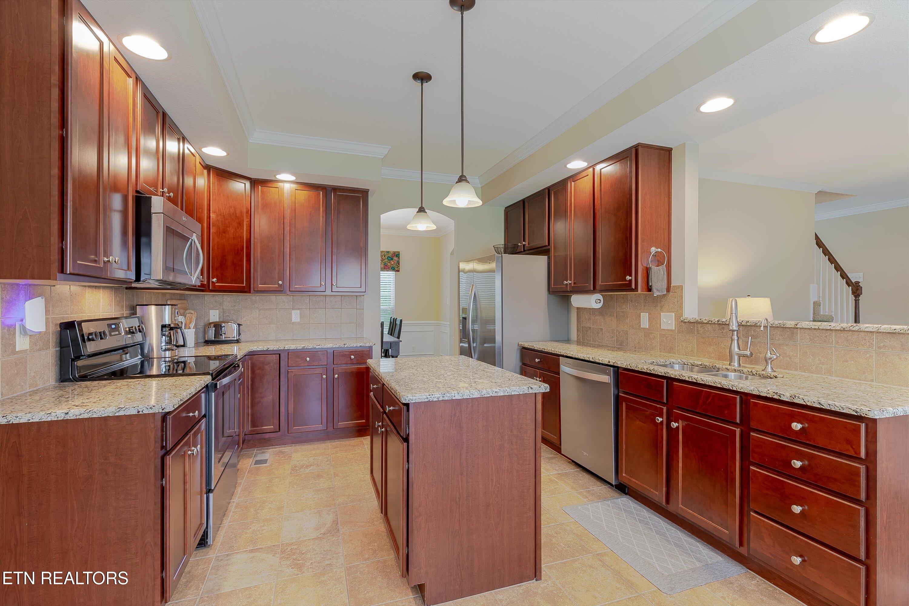 1827 Autumn Bluff Rd