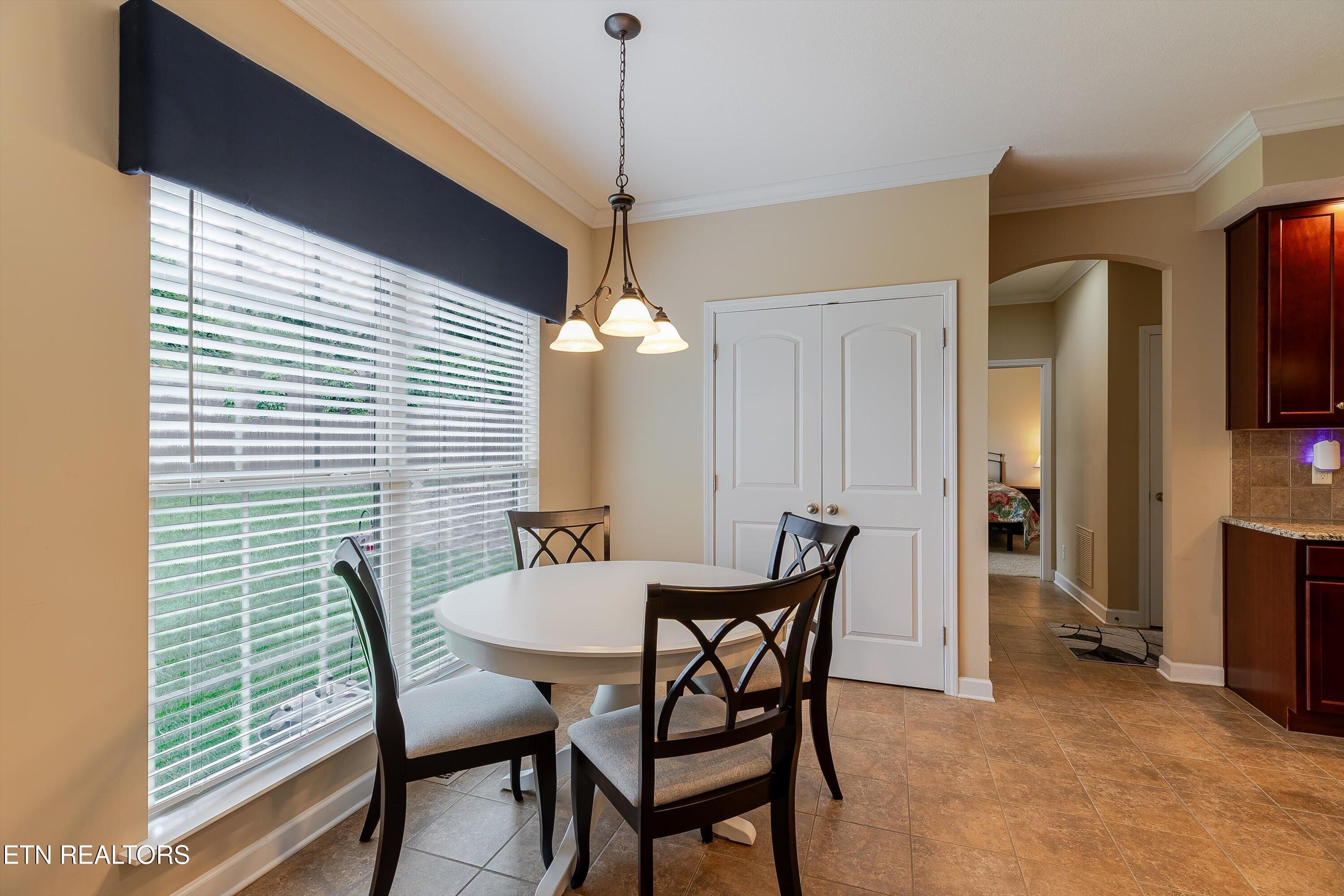 1827 Autumn Bluff Rd