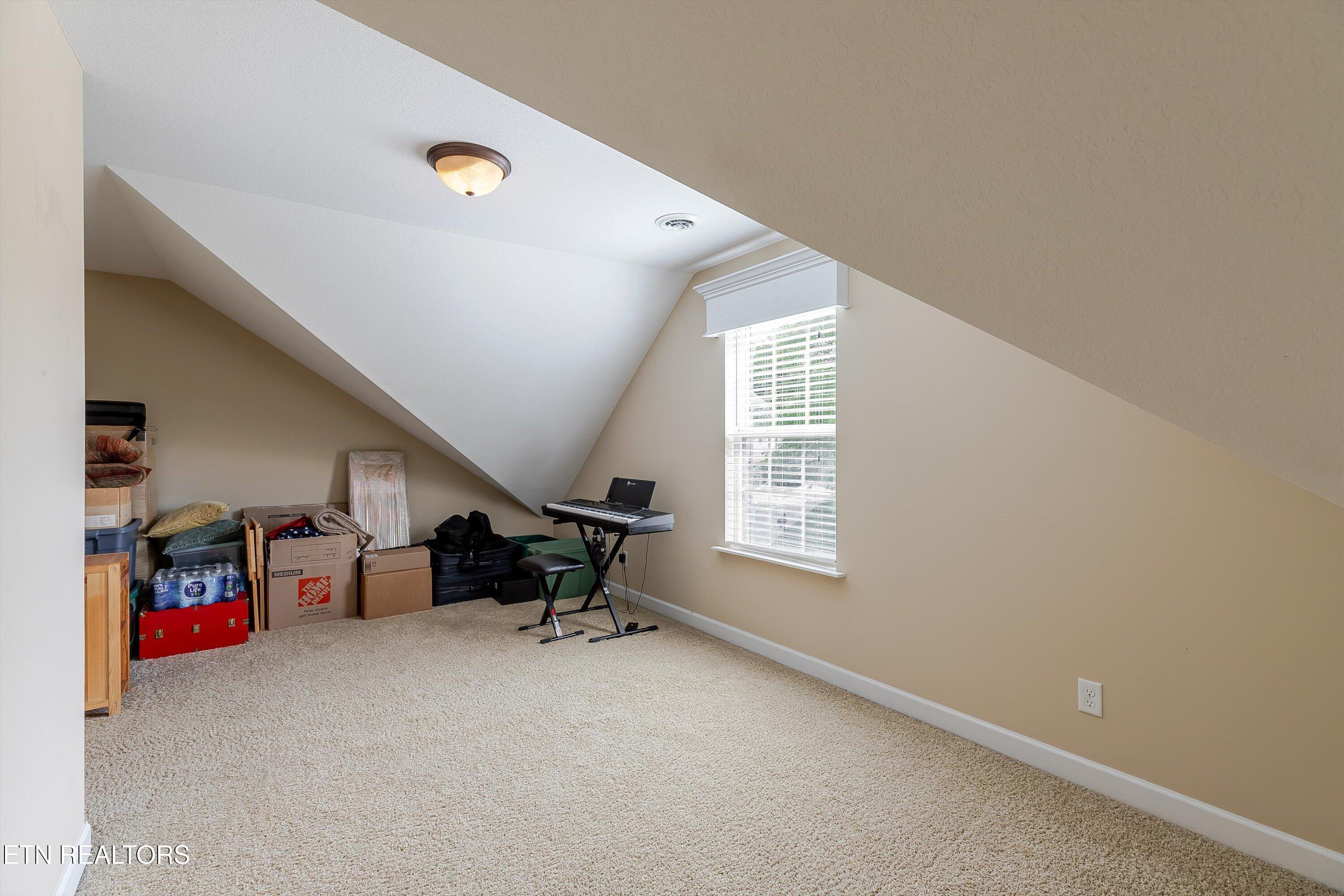 1827 Autumn Bluff Rd