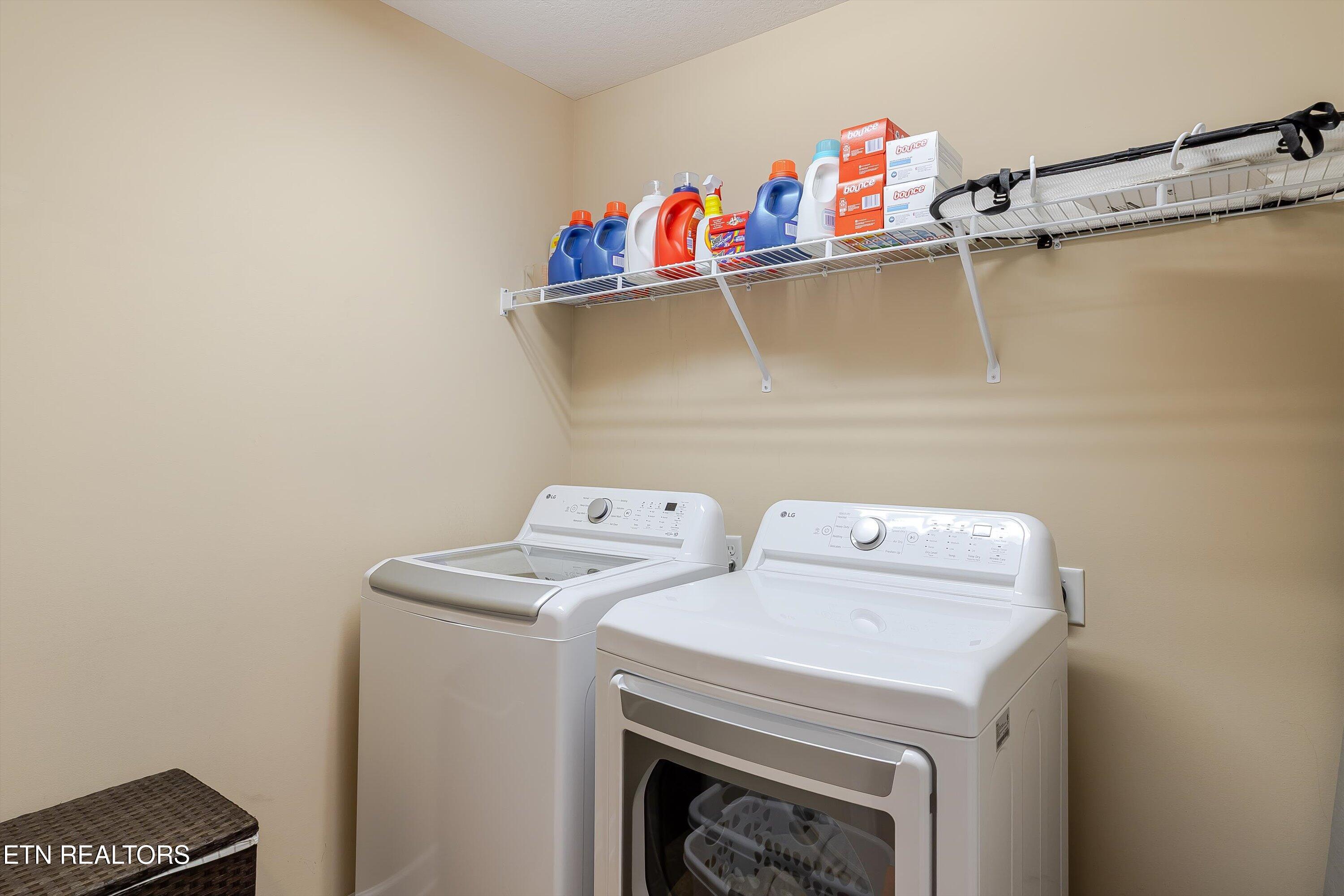 1827 Autumn Bluff Rd